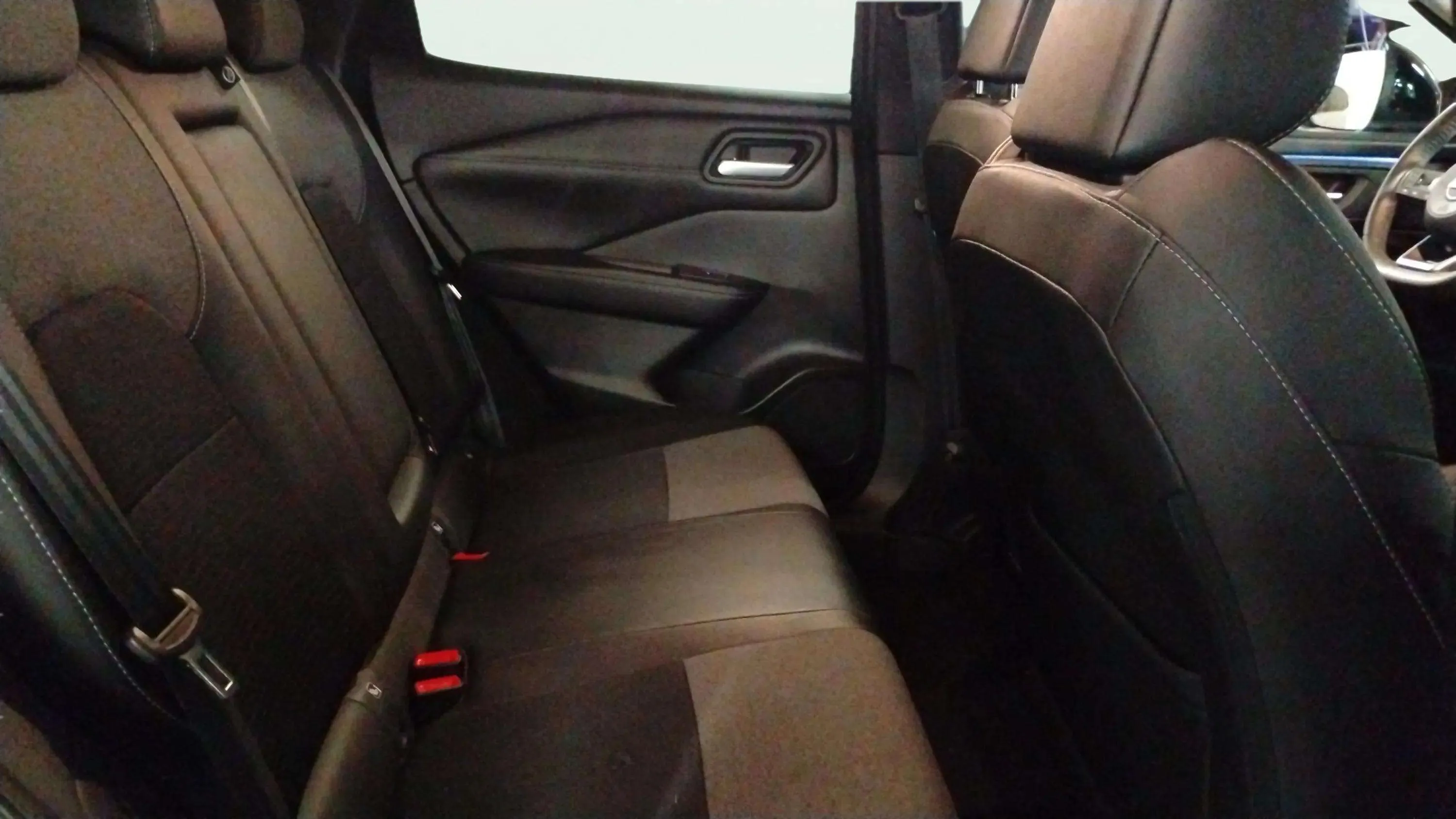 Nissan Qashqai DIG-T N-Connecta - foto 25