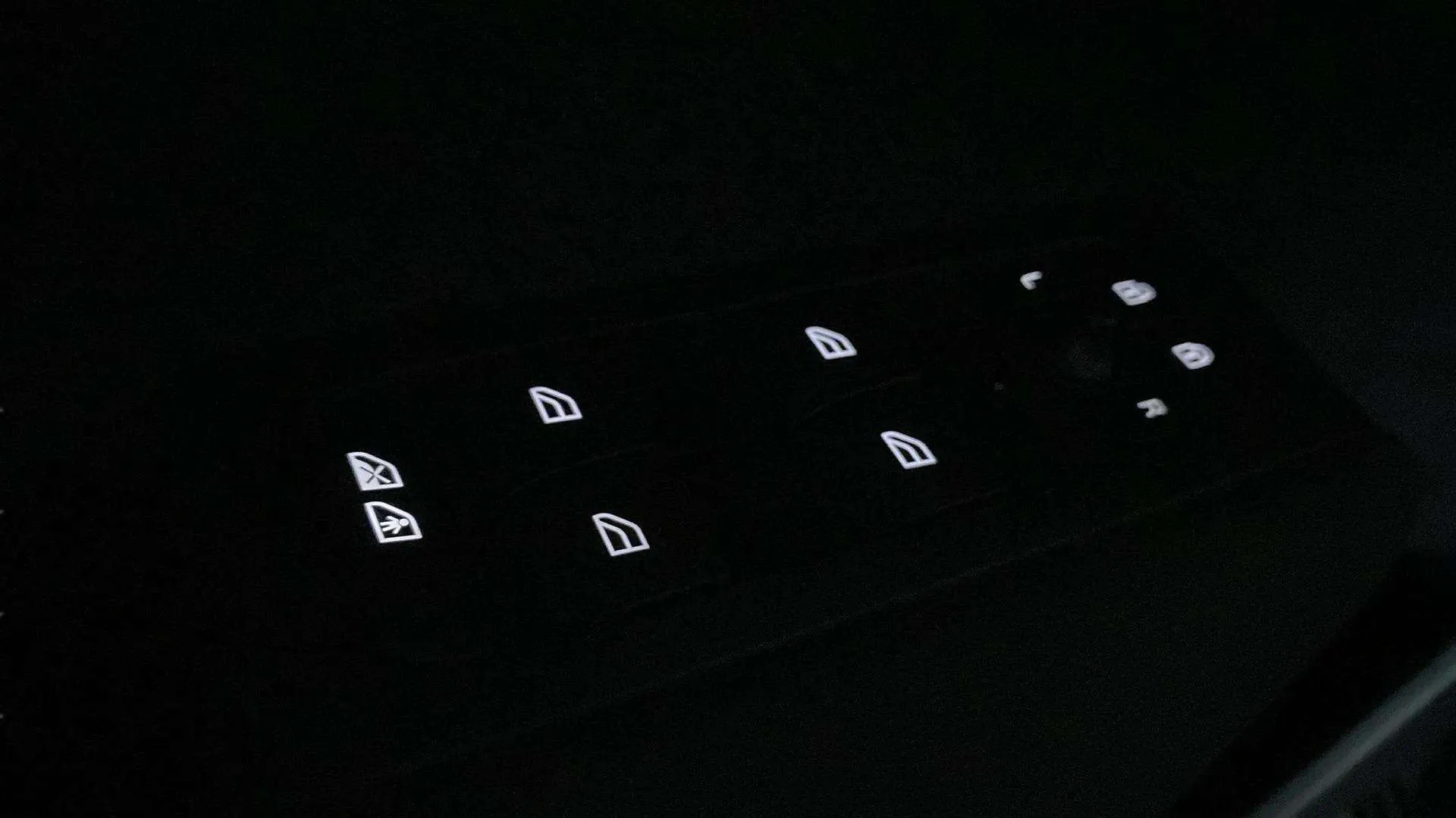 Volvo XC40 1.5 T4 Recharge PHEV Plus Dark - foto 20