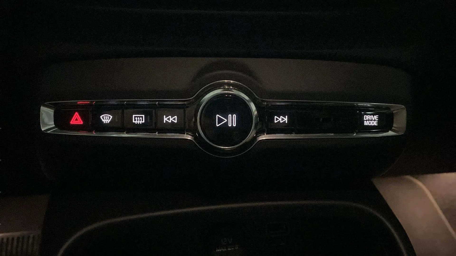 Volvo XC40 1.5 T4 Recharge PHEV Plus Dark - foto 18
