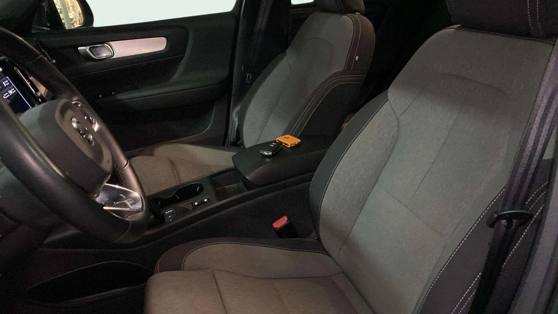 Volvo XC40 1.5 T4 Recharge PHEV Plus Dark - foto 23