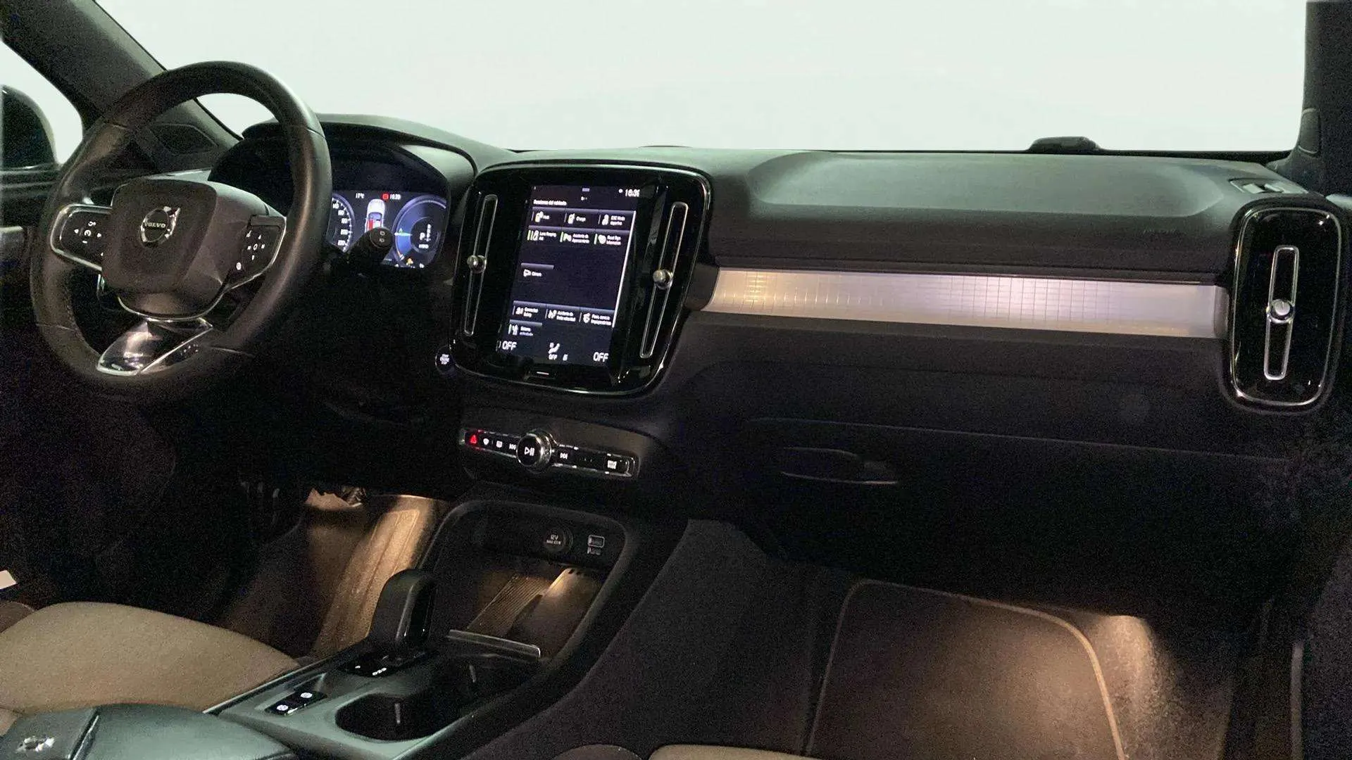 Volvo XC40 1.5 T4 Recharge PHEV Plus Dark - foto 22