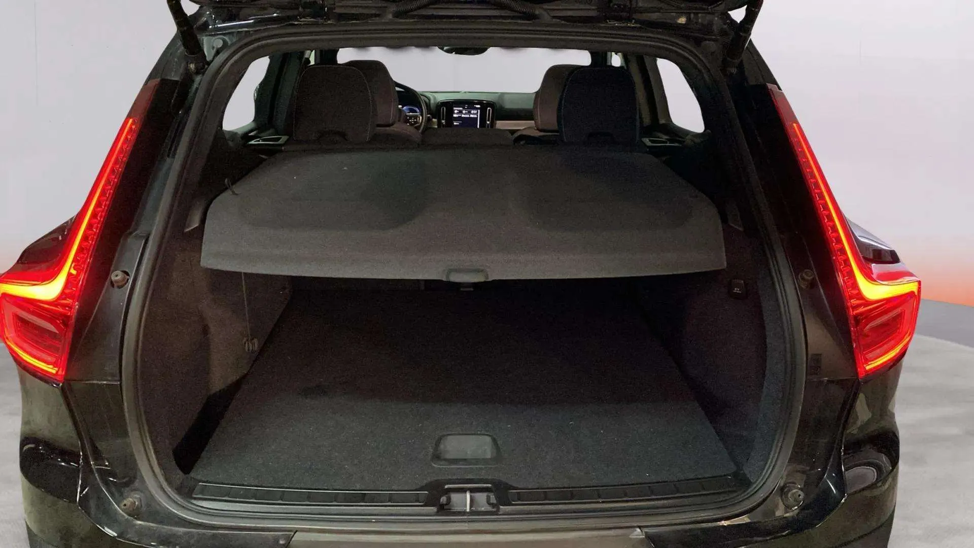 Volvo XC40 1.5 T4 Recharge PHEV Plus Dark - foto 28