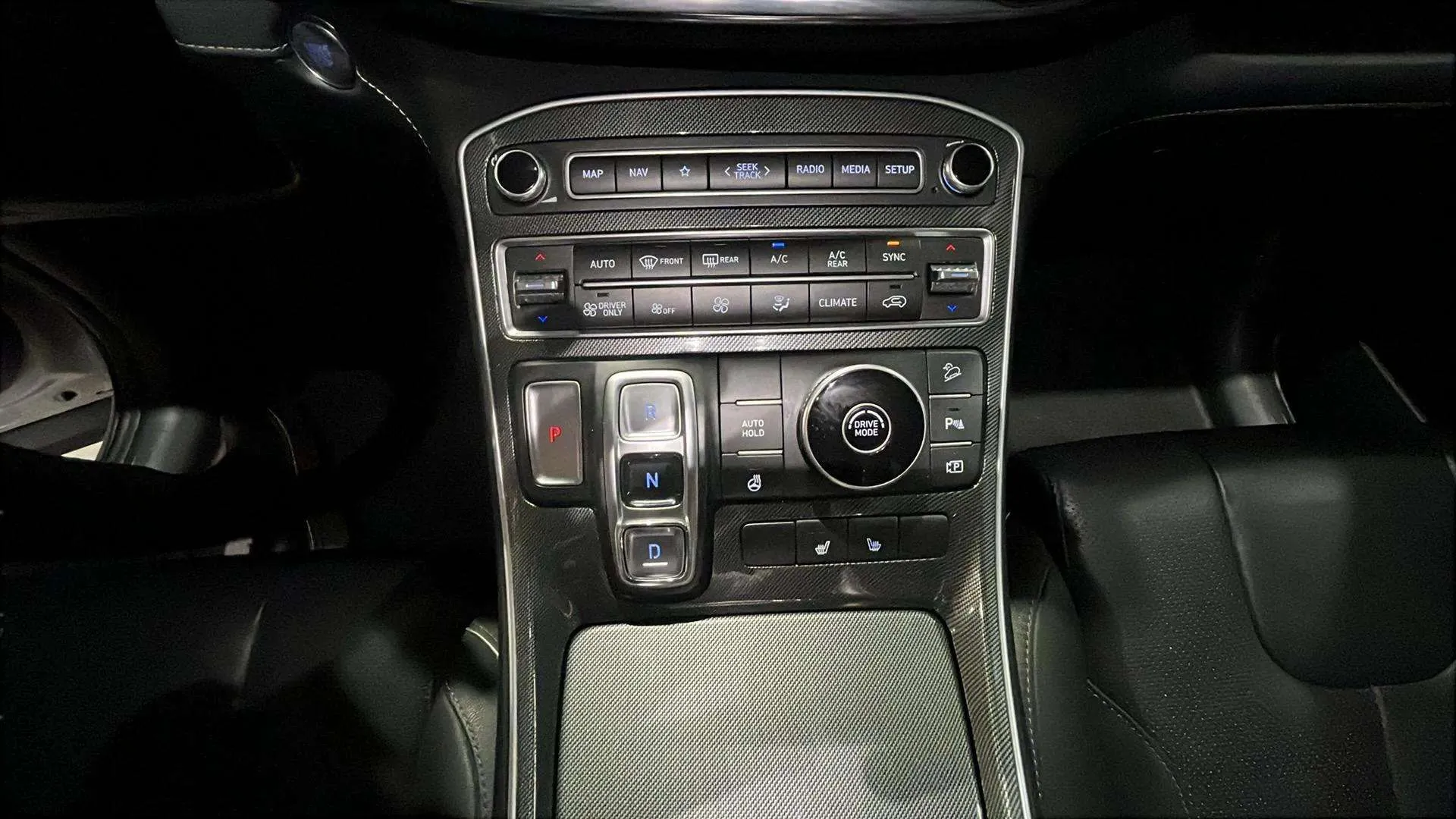 Hyundai Santa Fe 1.6 T-GDi HEV Tecno 4x2 - foto 18