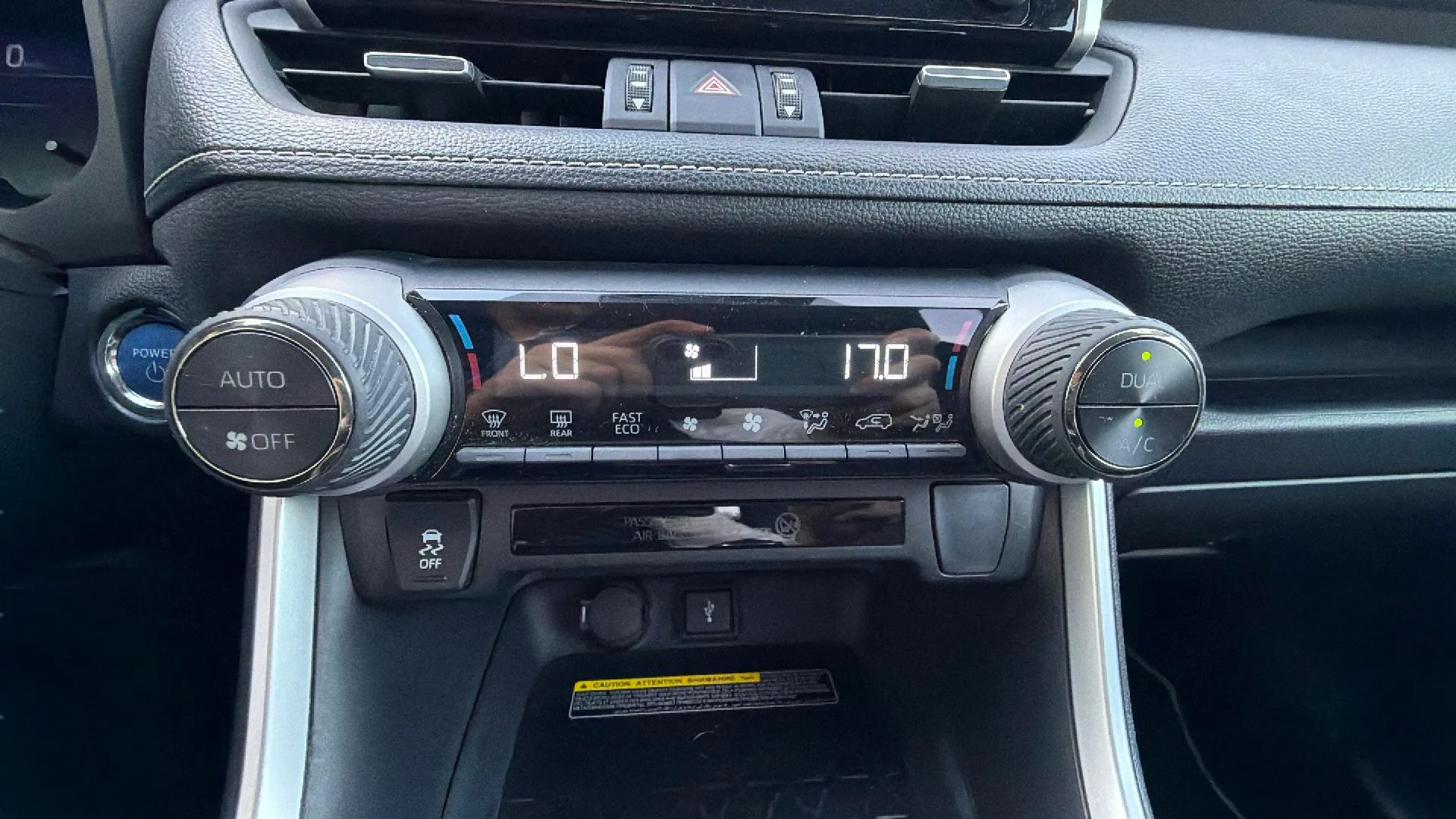 Toyota RAV4 2.5l 220H Advance - foto 21