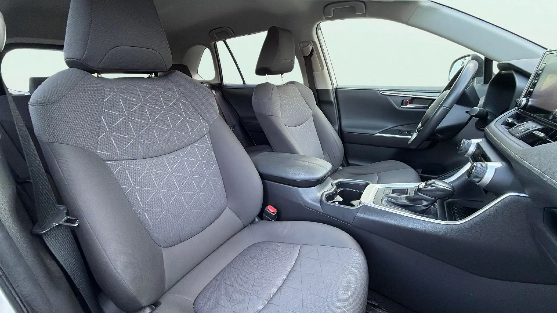 Toyota RAV4 2.5l 220H Advance - foto 18