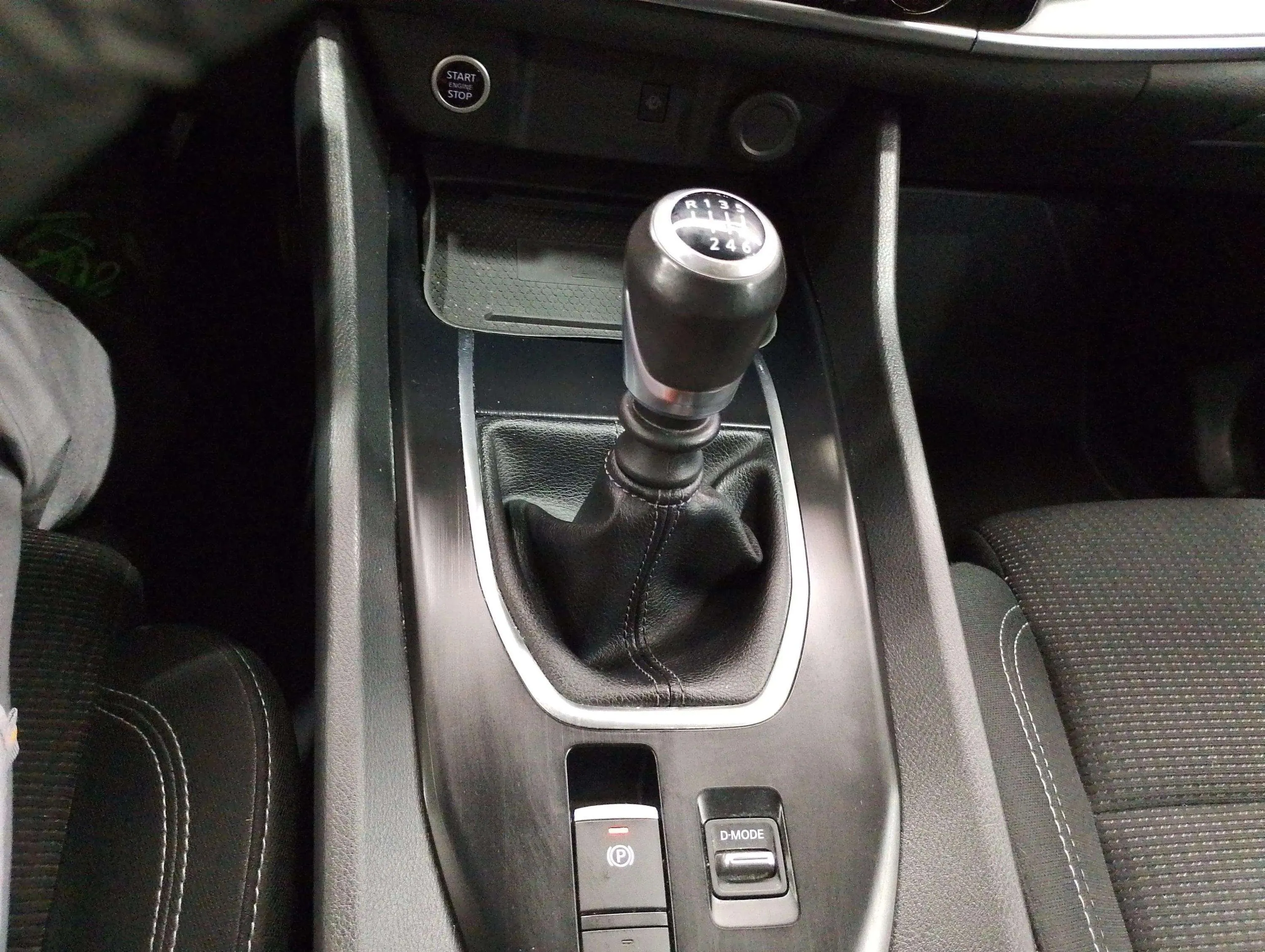Nissan Qashqai DIG-T mHEV 4x2 Acenta - foto 24