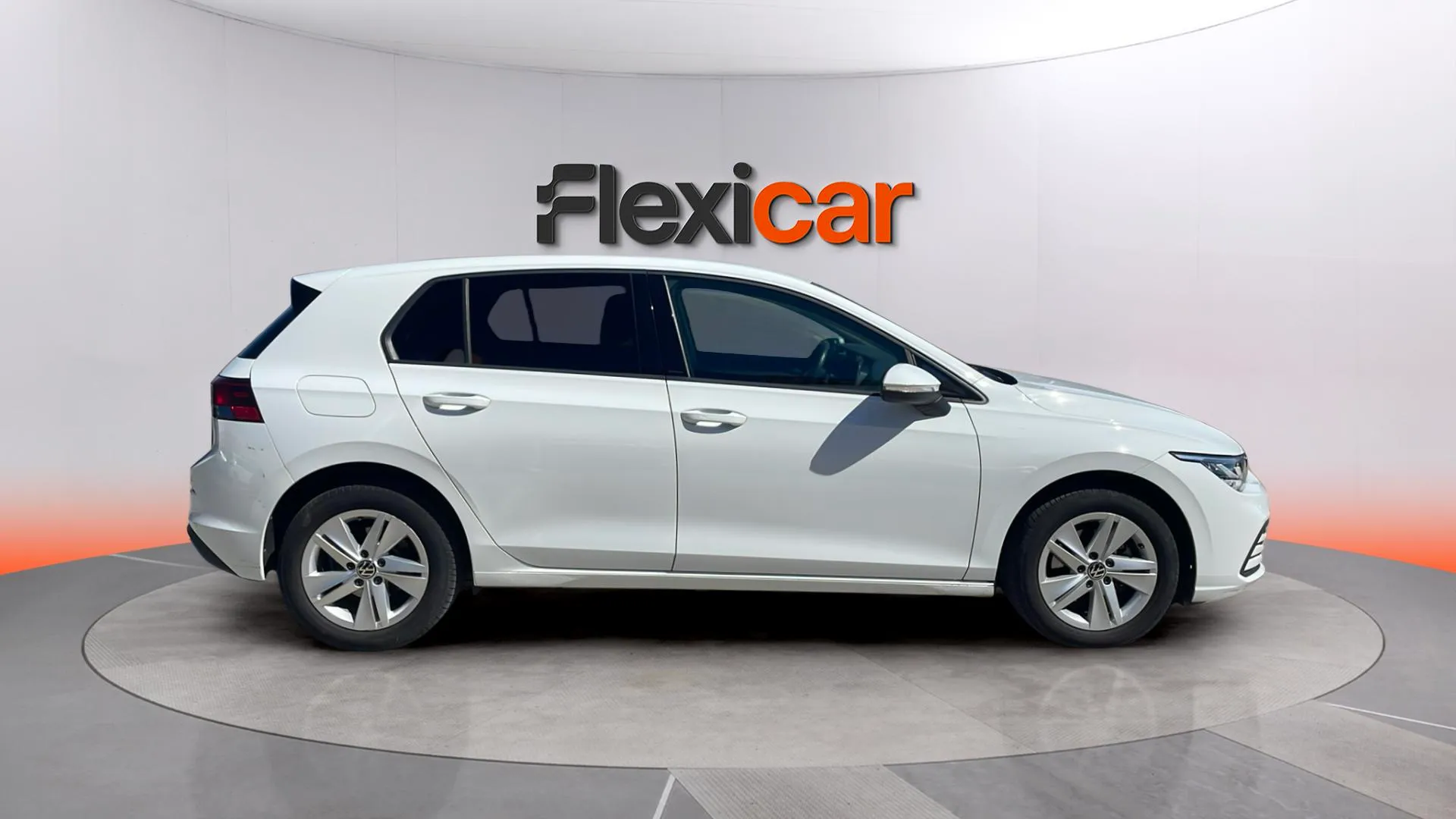 Volkswagen Golf 1.0 eTSI DSG - foto 8