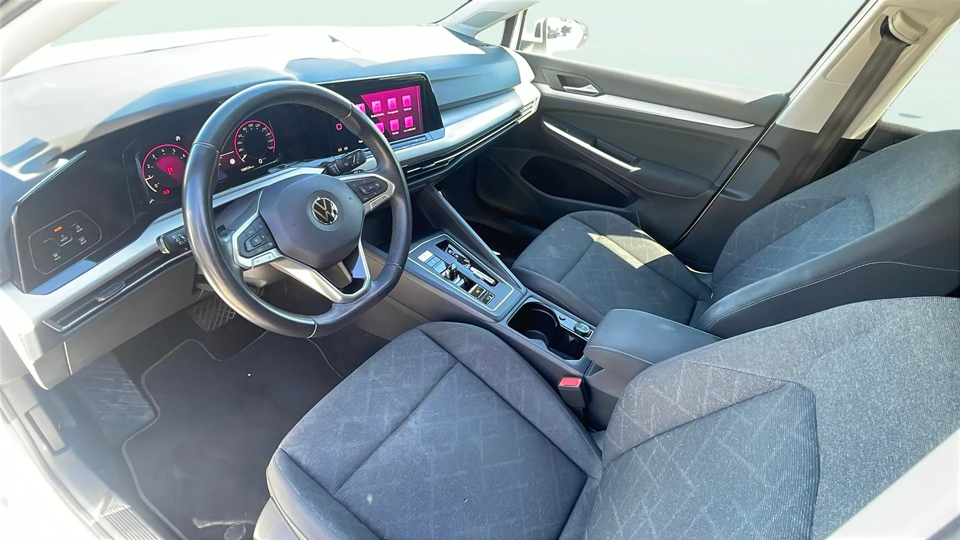 Volkswagen Golf 1.0 eTSI DSG - foto 11