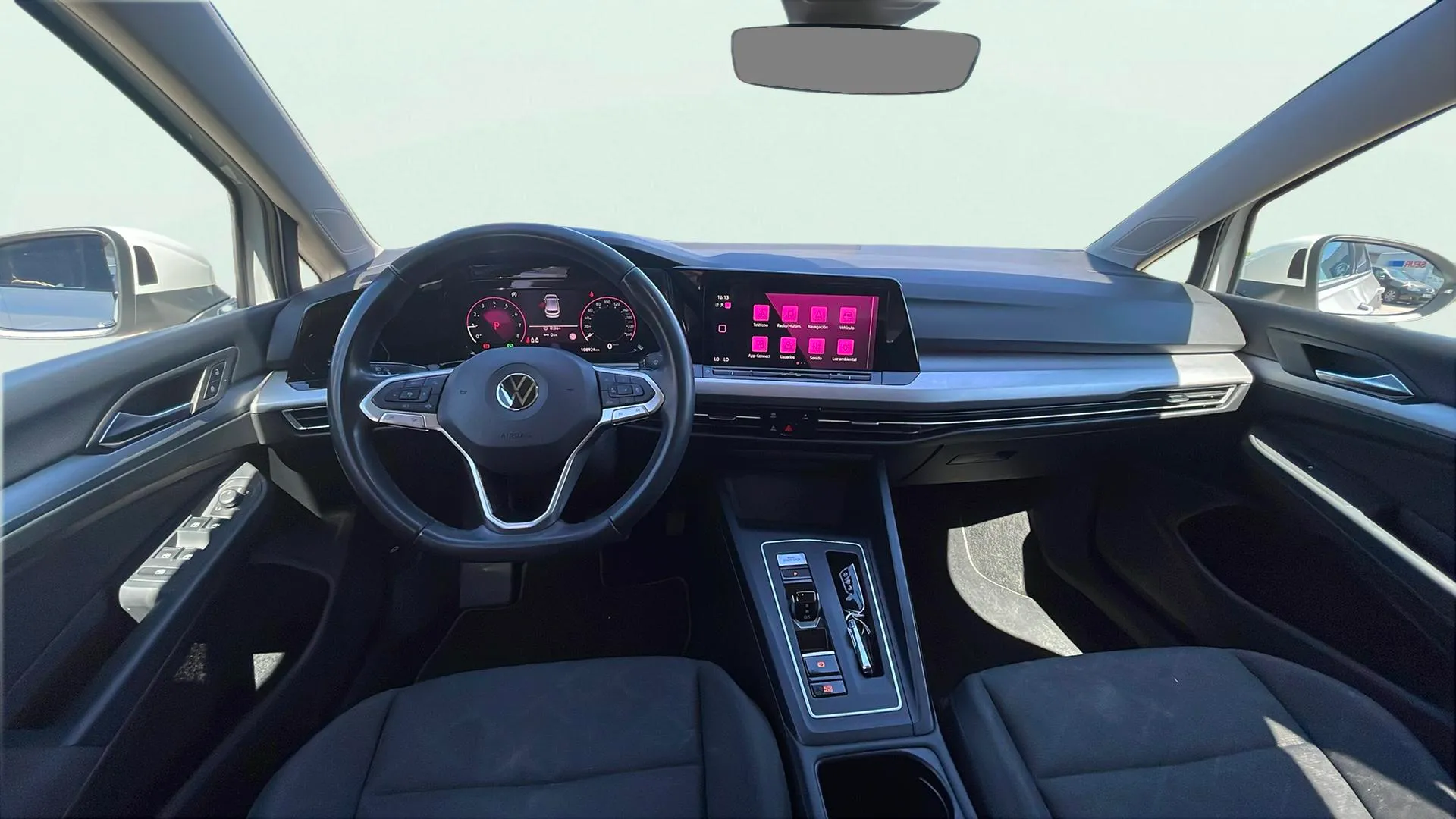 Volkswagen Golf 1.0 eTSI DSG - foto 14