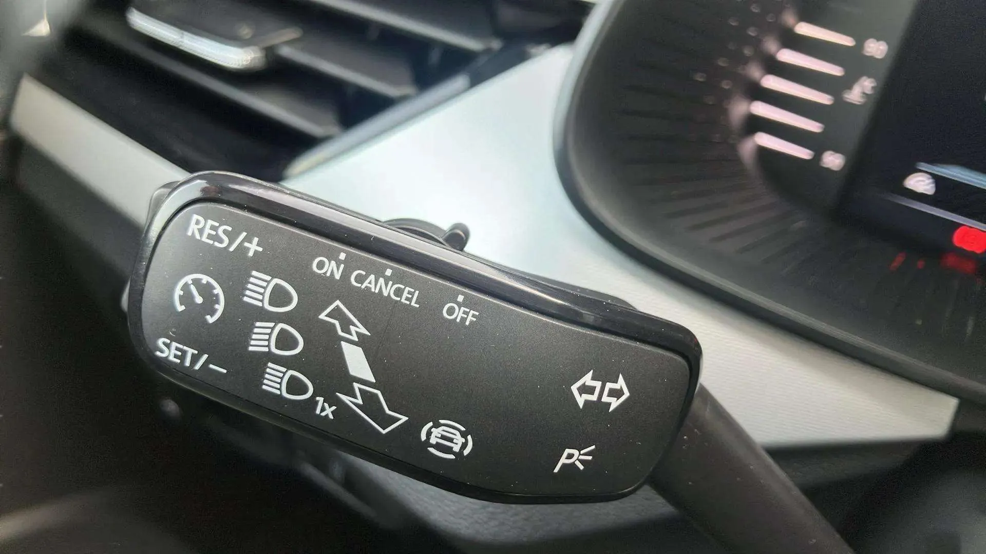 Škoda Kamiq 1.5 TSI DSG Sport - foto 21