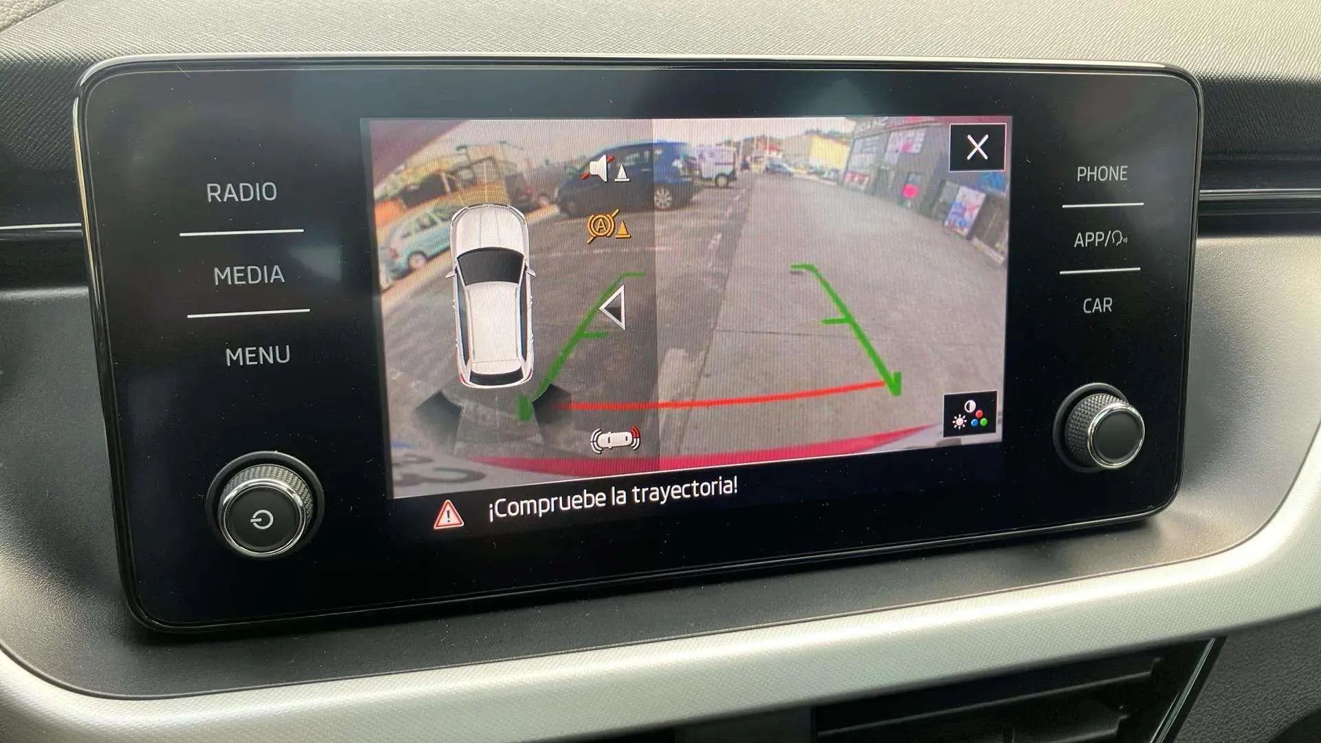 Škoda Kamiq 1.5 TSI DSG Sport - foto 23