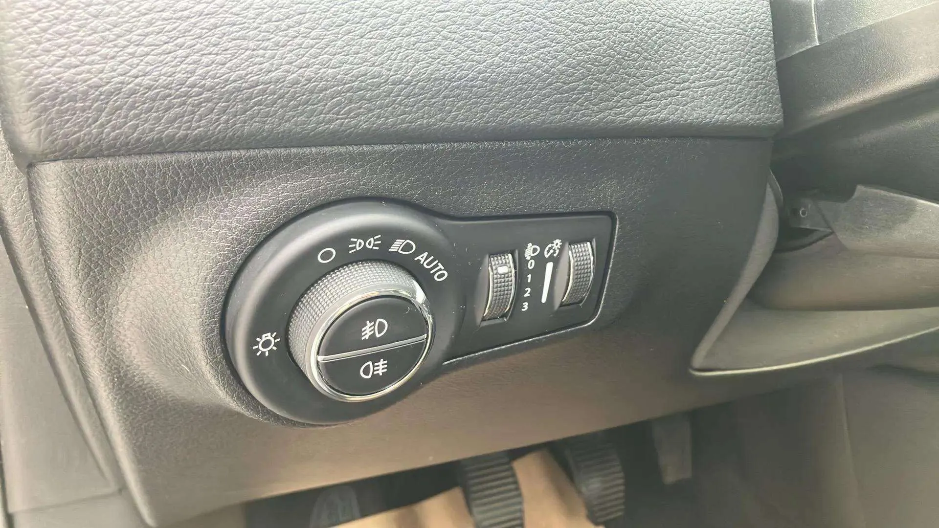 Jeep Compass 1.4 Mair Limited 4x2 - foto 19
