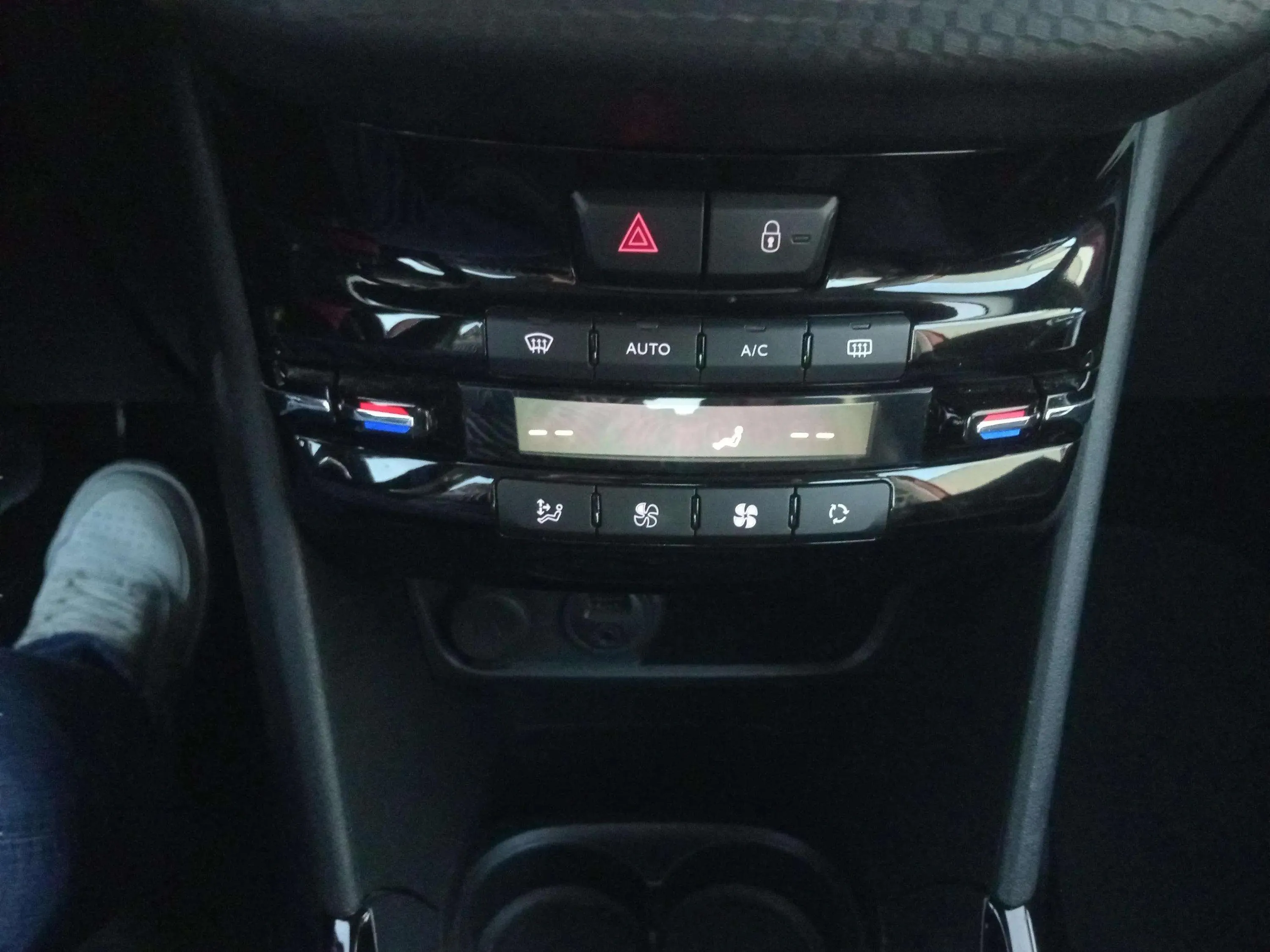 Peugeot 2008 Allure 1.2 PureTech - foto 20