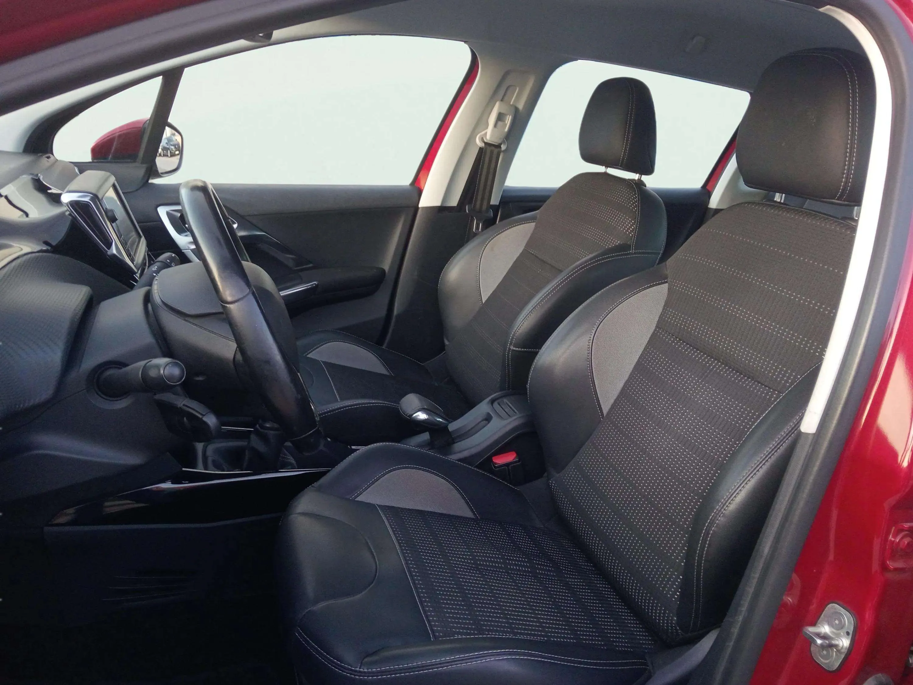 Peugeot 2008 Allure 1.2 PureTech - foto 9