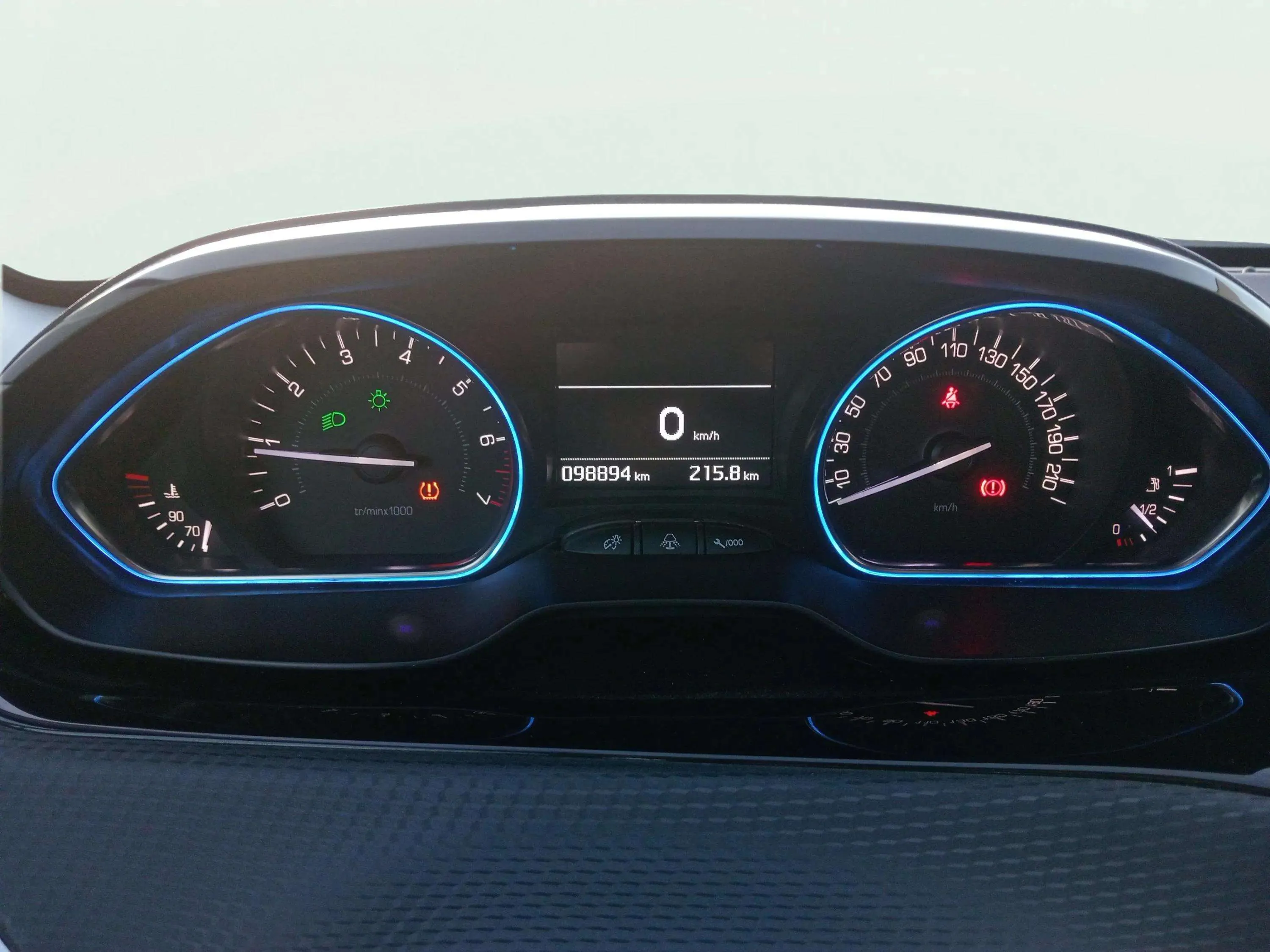 Peugeot 2008 Allure 1.2 PureTech - foto 19