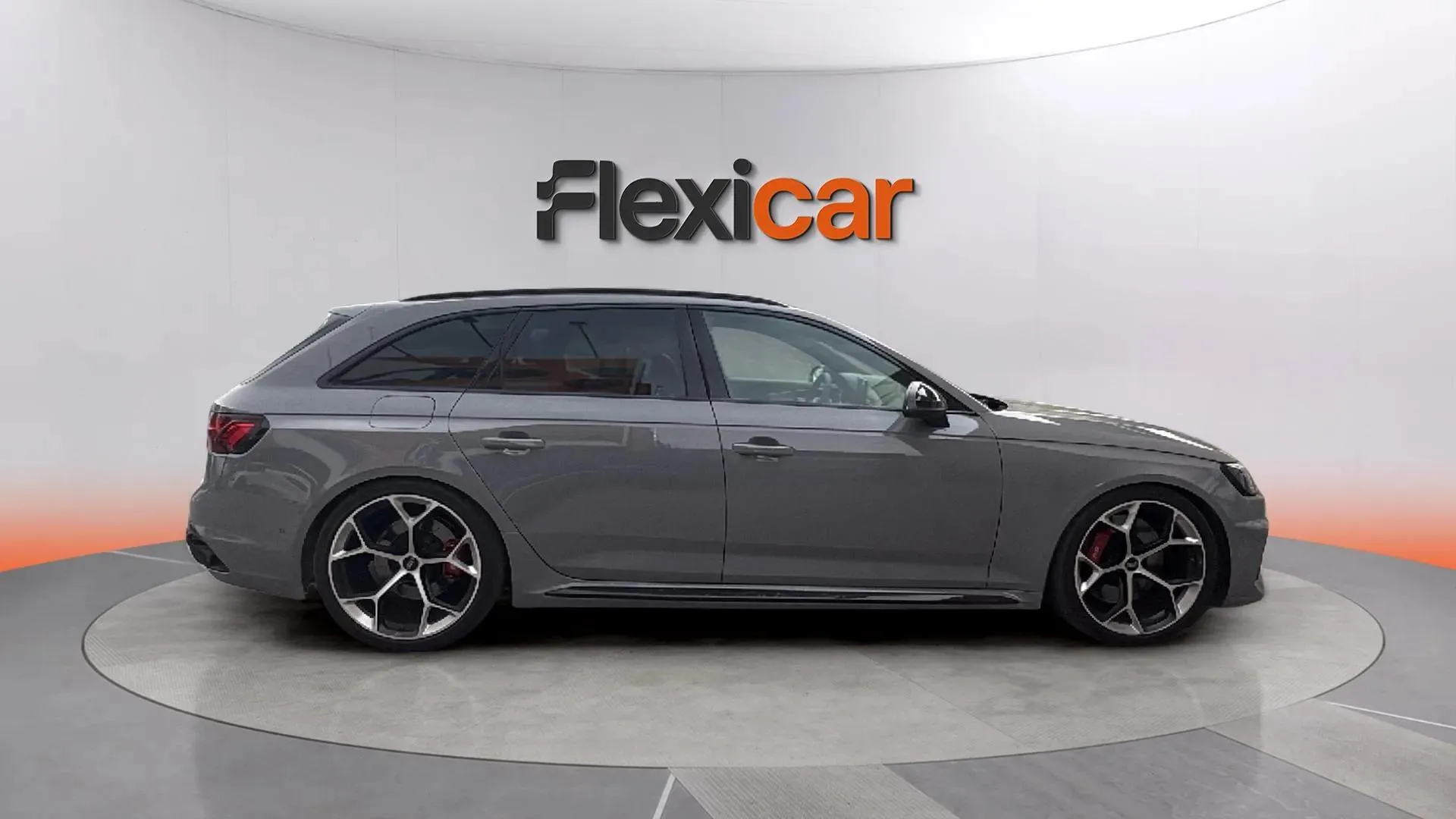 Audi A4 RS4 Avant Competit Plus TFS tiptr - foto 6