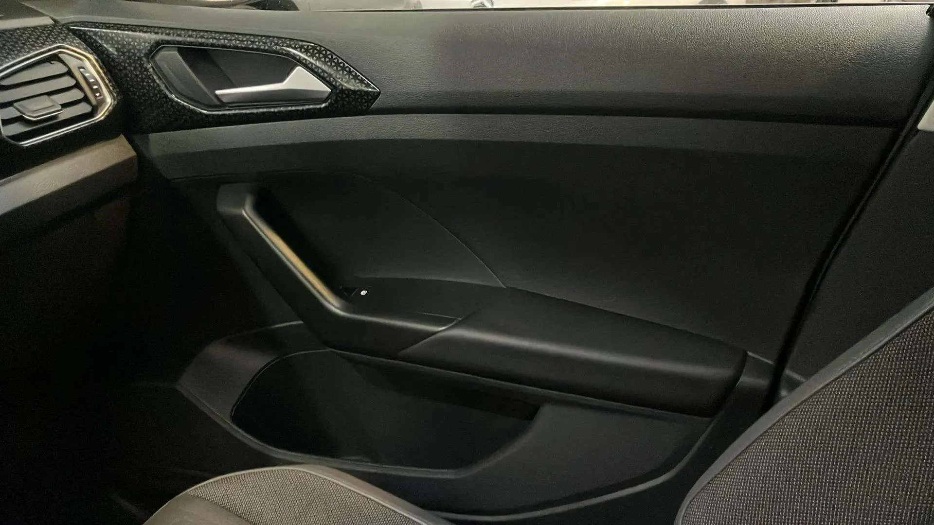 Volkswagen T-Cross Sport 1.0 TSI DSG - foto 12