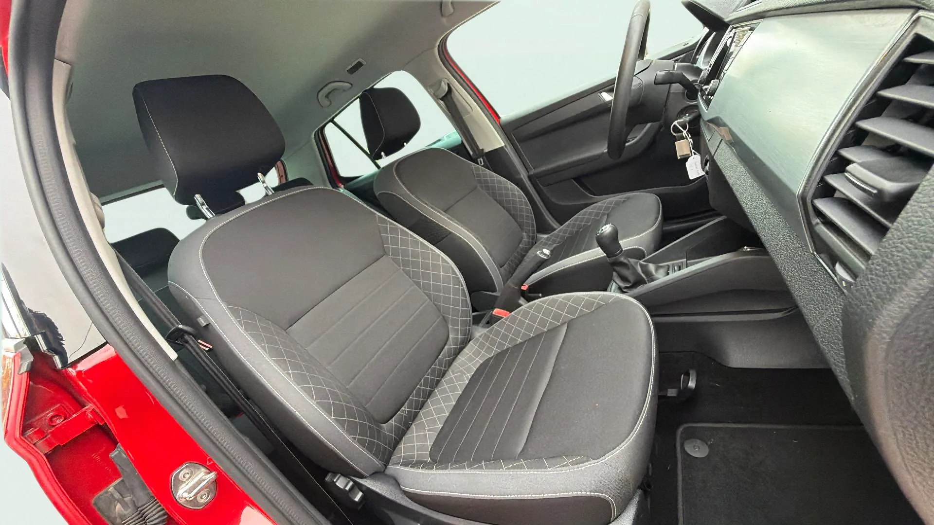 Škoda Fabia 1.0 MPI Active - foto 14