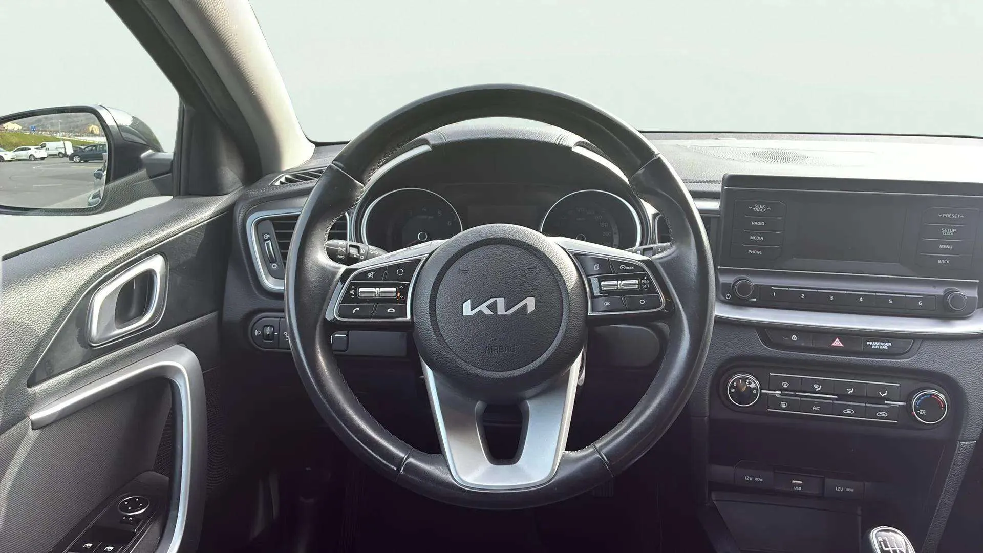 Kia XCeed 1.0 T-GDi Concept - foto 12