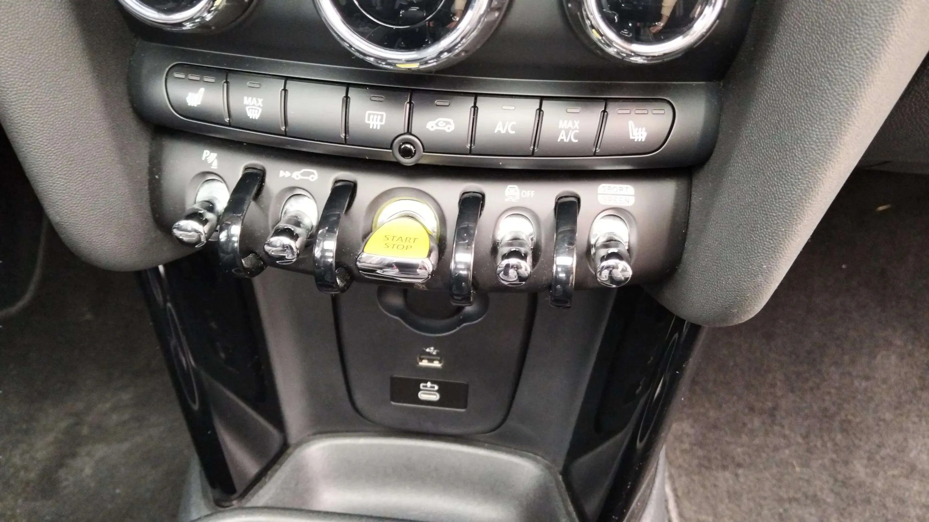 MINI Cooper SE - foto 23