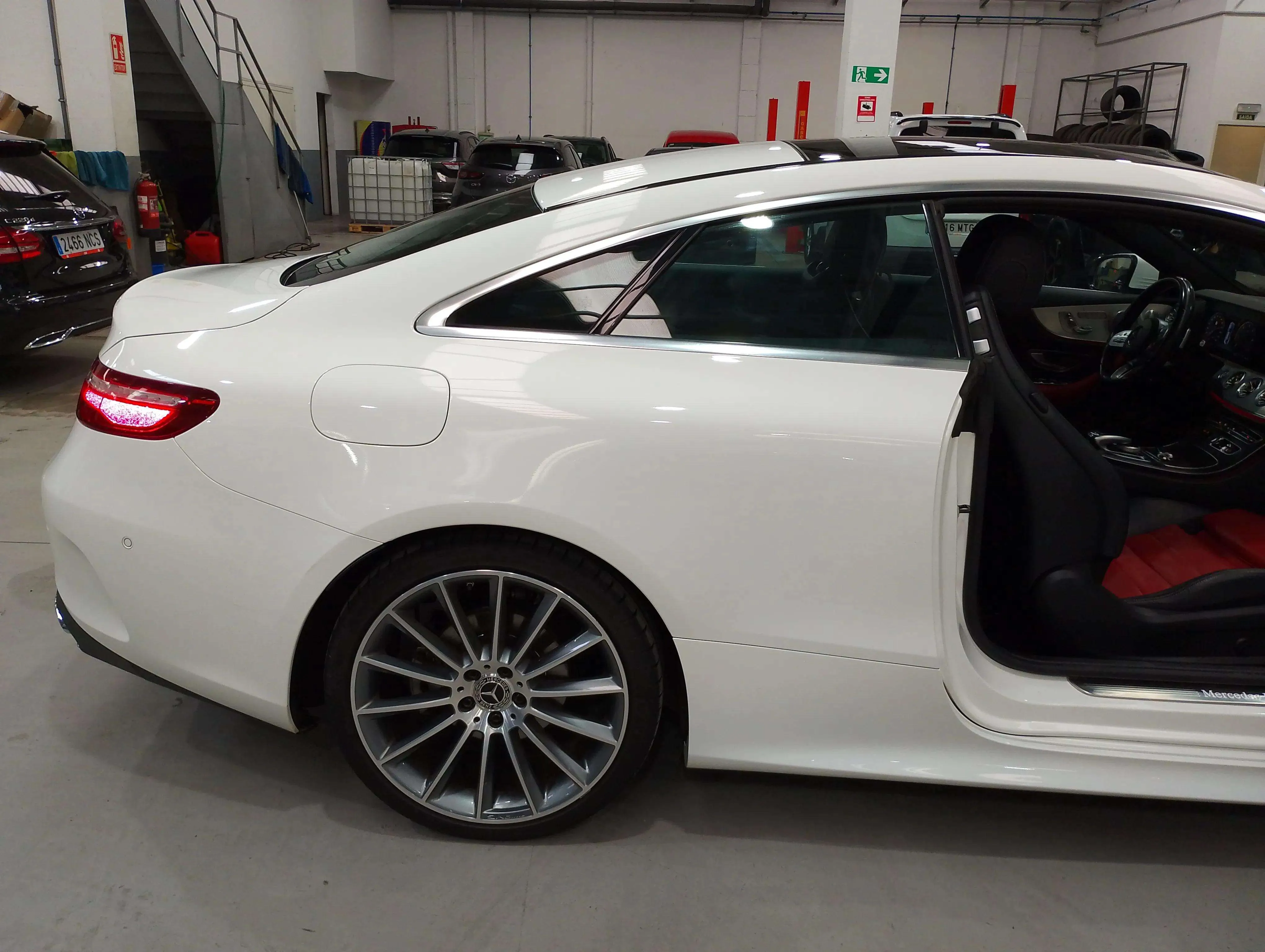 Mercedes-Benz Clase E Coupé E 220 d - foto 14
