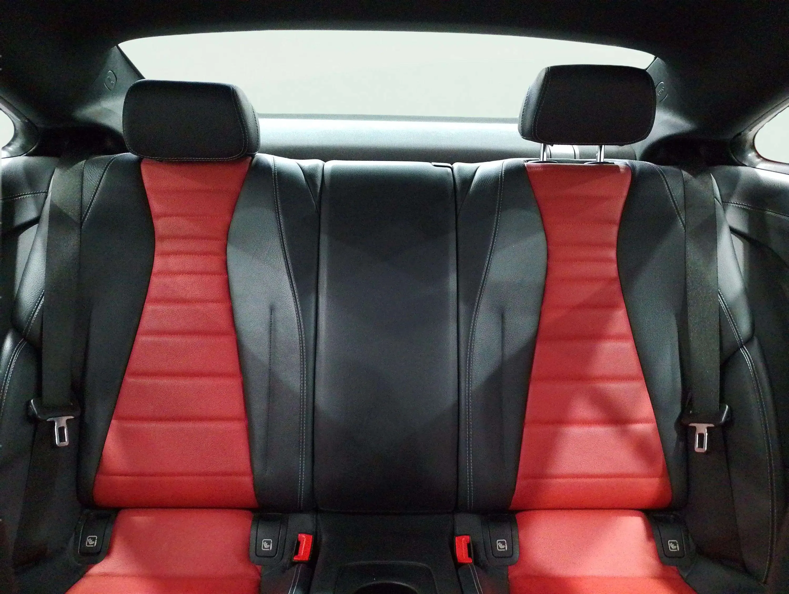 Mercedes-Benz Clase E Coupé E 220 d - foto 23