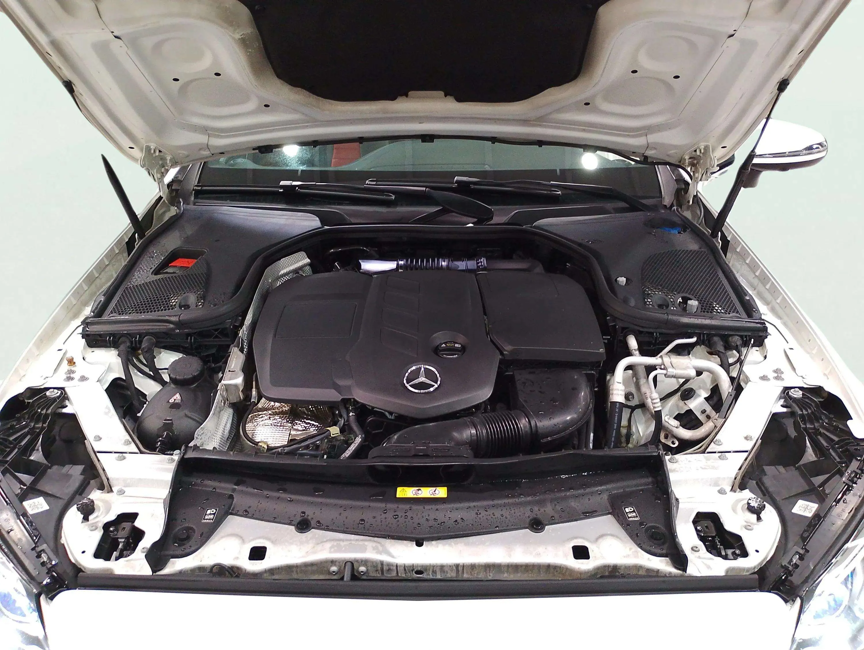 Mercedes-Benz Clase E Coupé E 220 d - foto 17