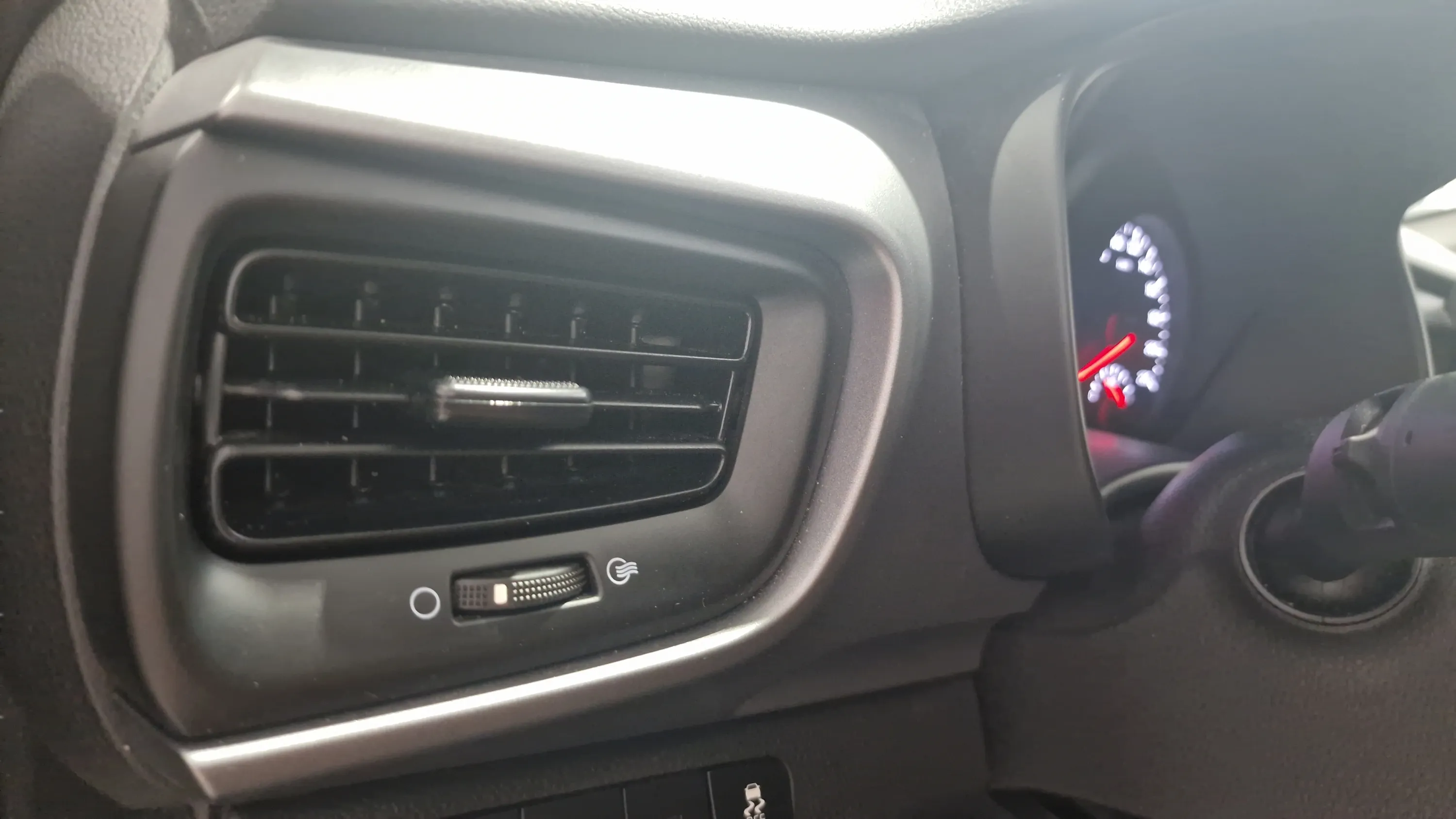 Kia Stonic 1.2 DPi Concept - foto 30