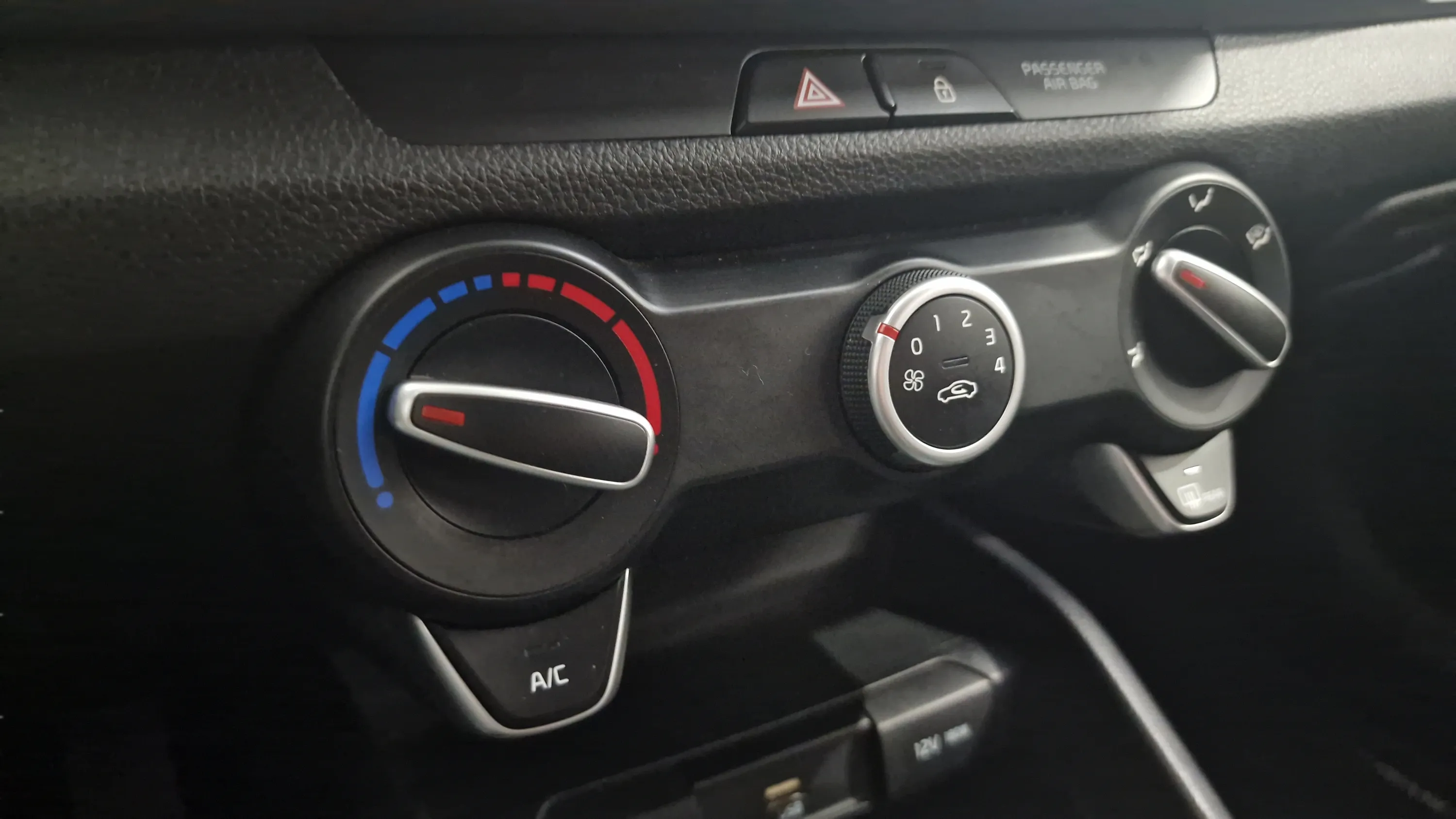 Kia Stonic 1.2 DPi Concept - foto 24