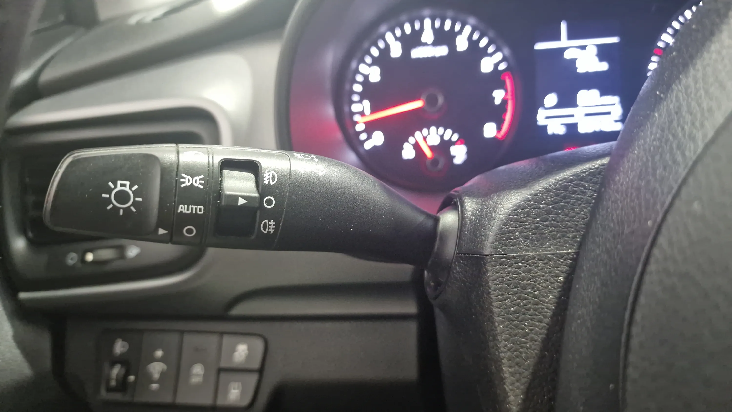 Kia Stonic 1.2 DPi Concept - foto 17