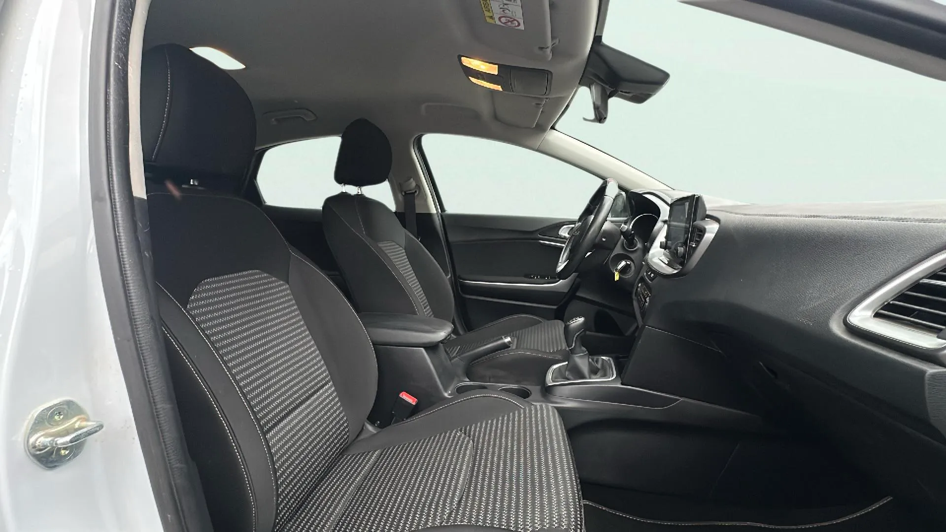 Kia XCeed 1.0 T-GDi Concept - foto 16