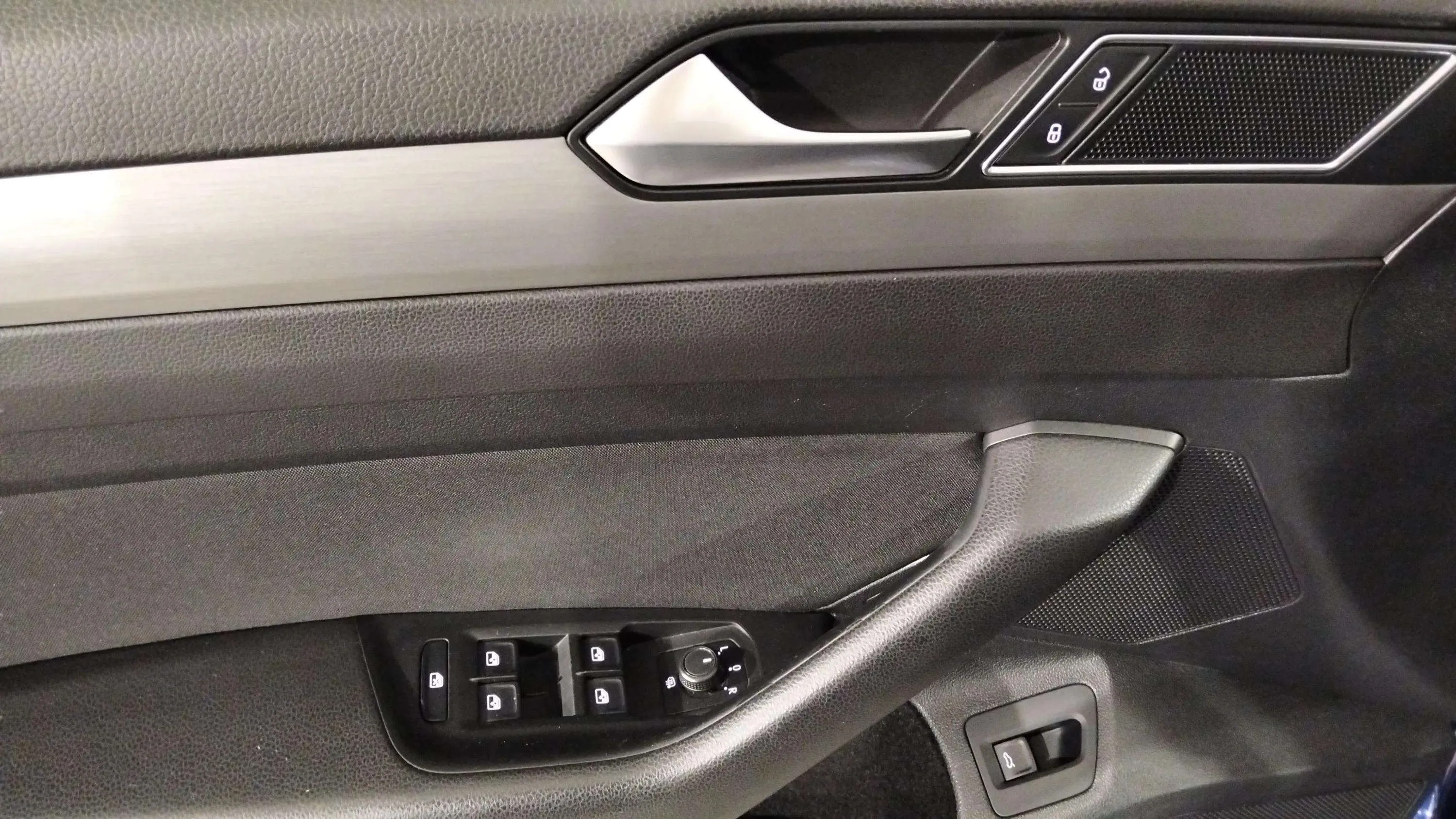 Volkswagen Arteon 2.0 TDI - foto 17
