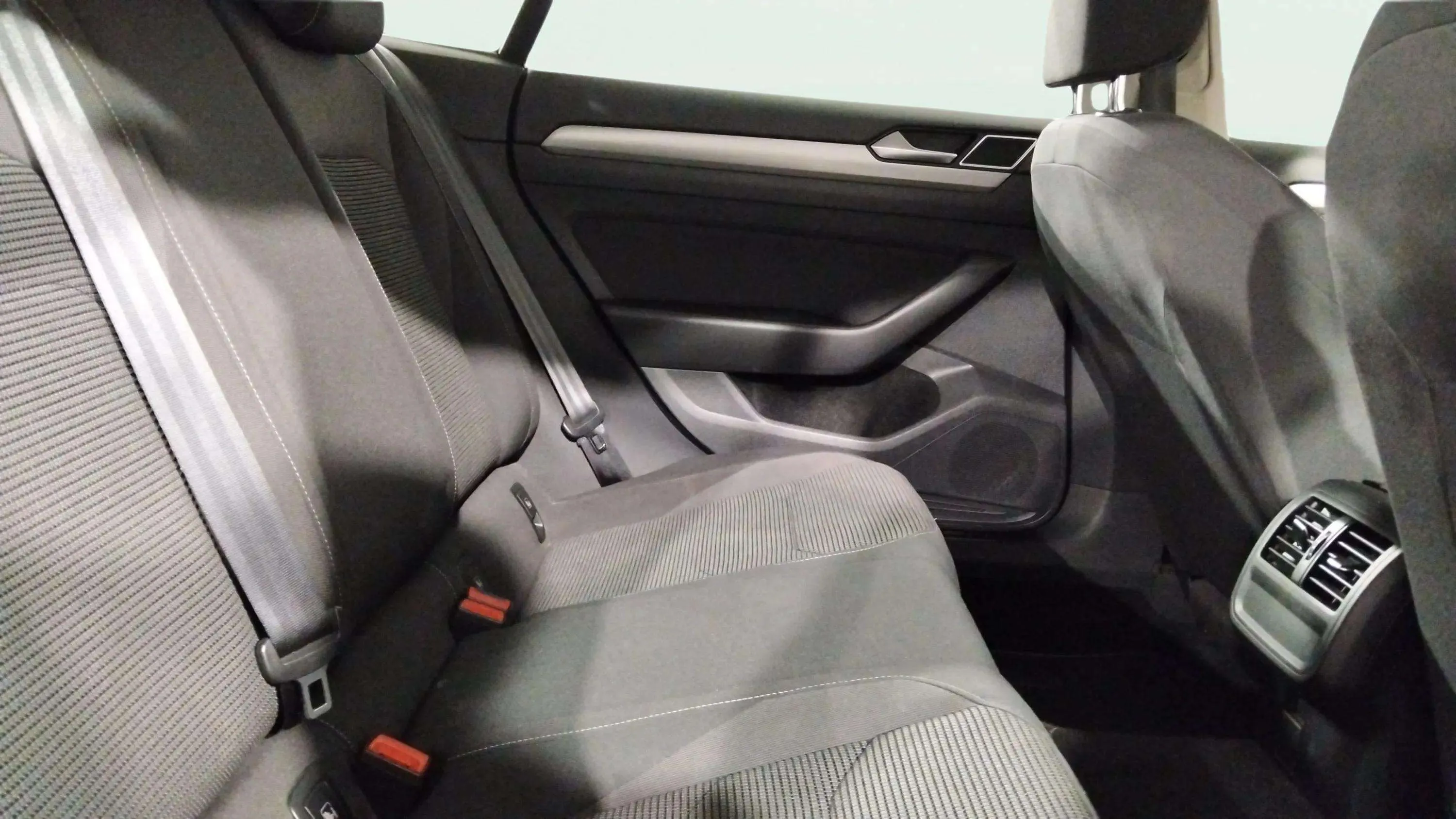 Volkswagen Arteon 2.0 TDI - foto 14