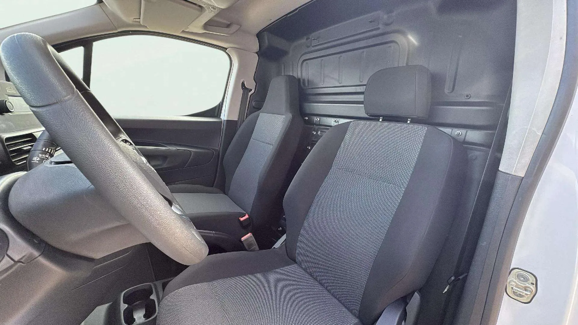 Opel Combo L Combo Furgon Diesel Combo Cargo 1.5TD L 650 Express 75 - foto 9