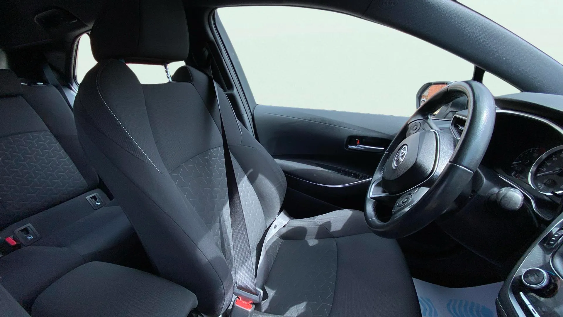 Toyota Corolla 1.8 125H Active Tech E-CVT - foto 14