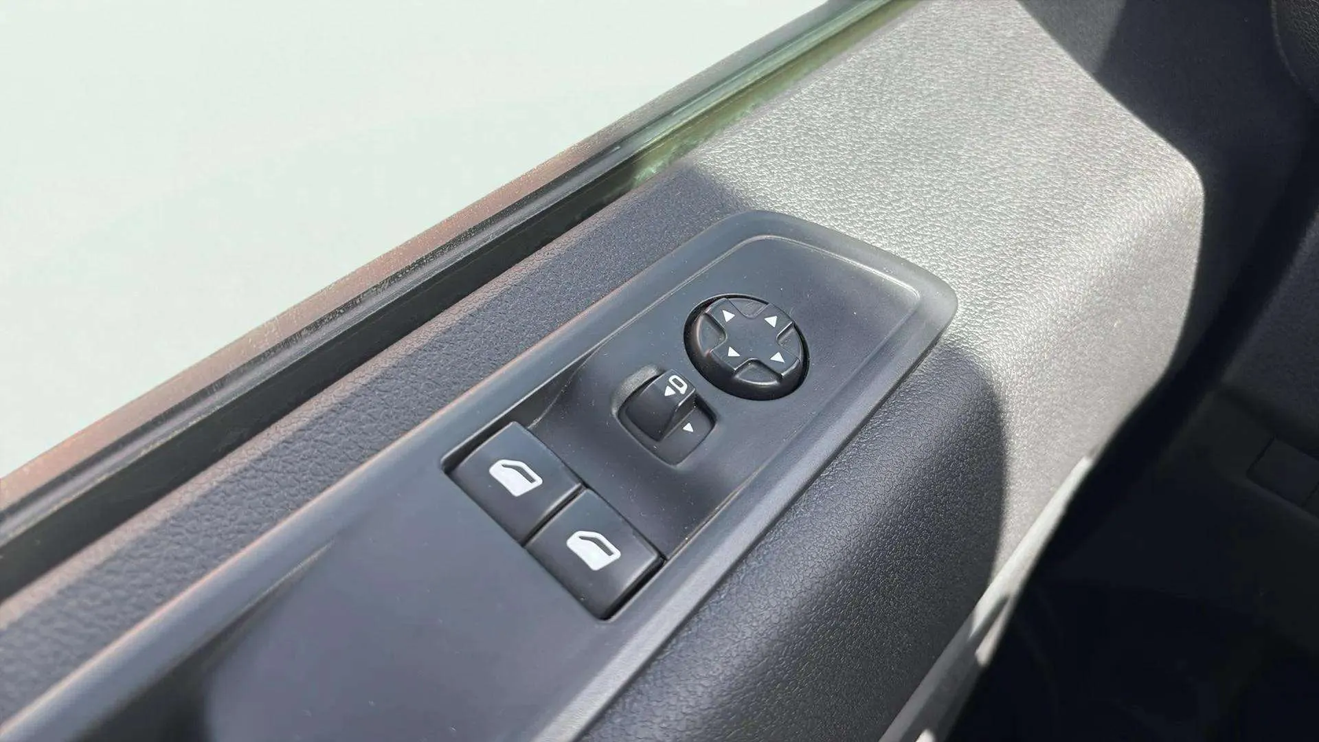 Peugeot Traveller Business 1.5 BlueHDi (120) Long - foto 19
