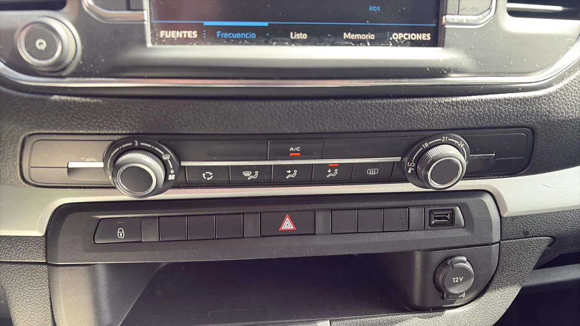 Peugeot Traveller Business 1.5 BlueHDi (120) Long - foto 22