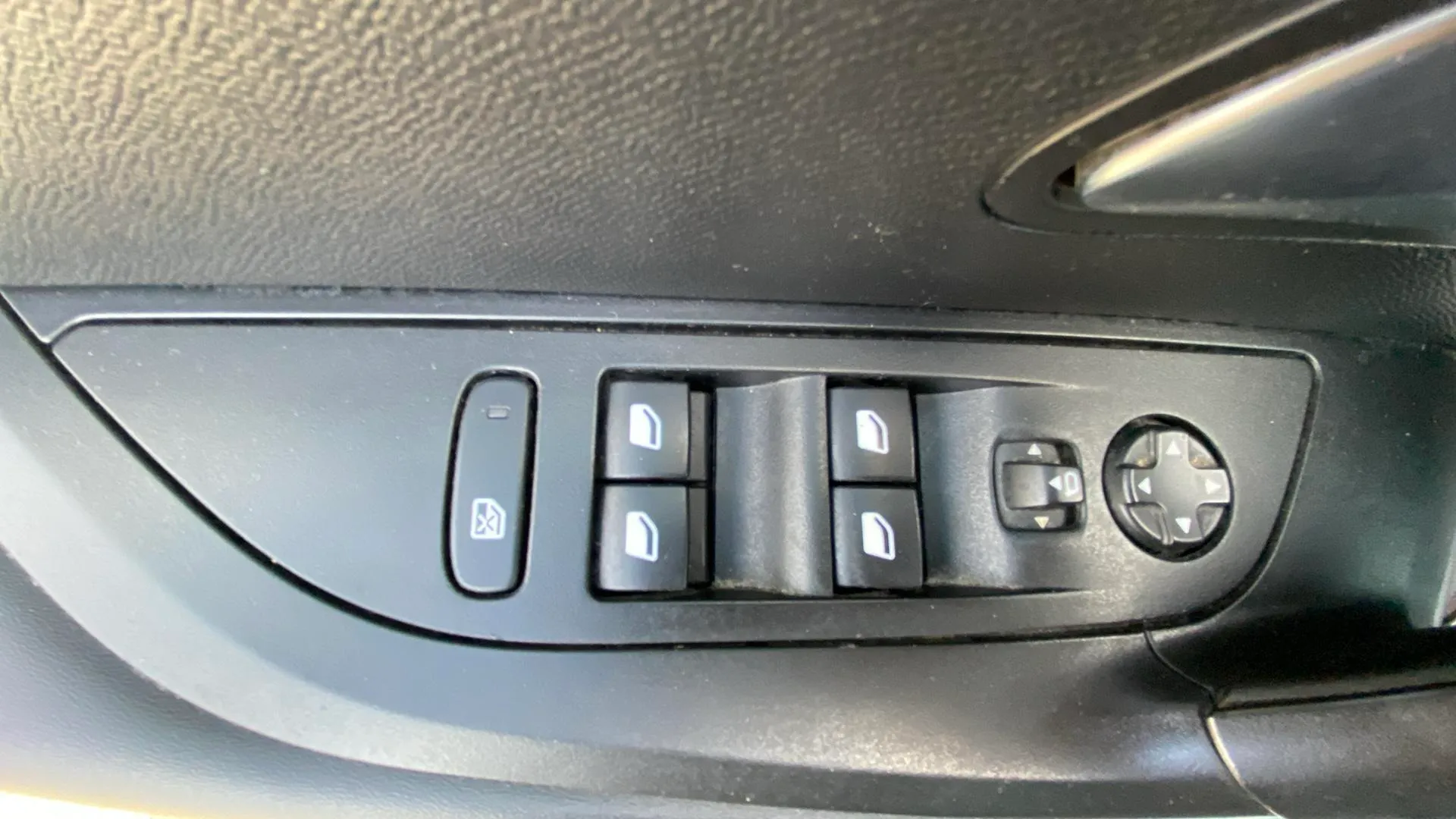 Peugeot 2008 Allure BlueHDi - foto 17