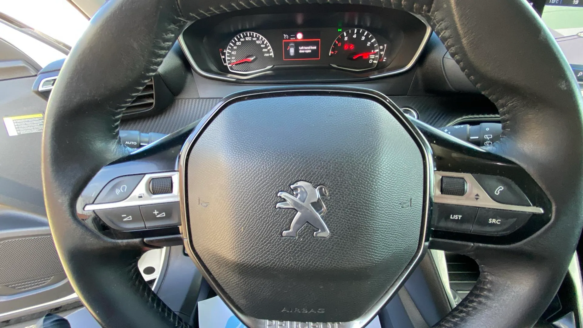 Peugeot 2008 Allure BlueHDi - foto 22