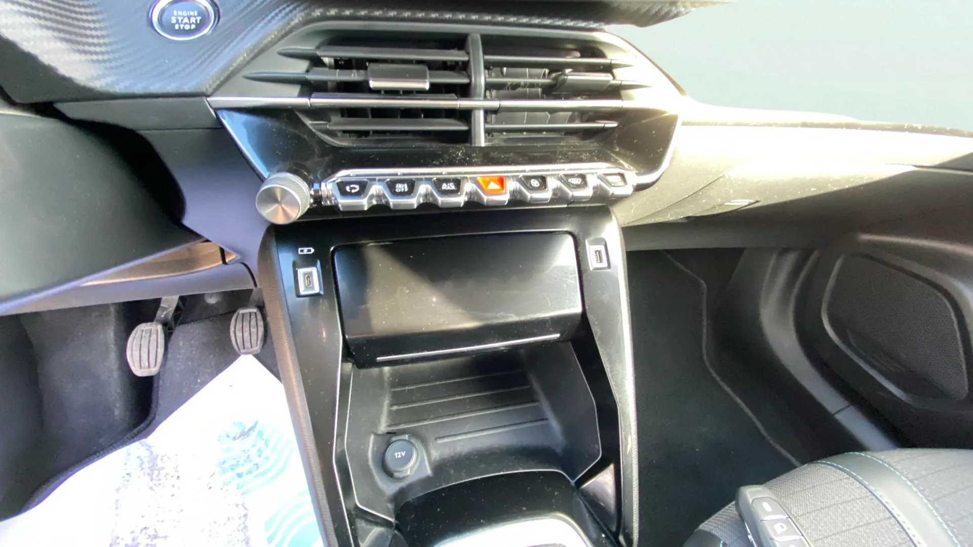 Peugeot 2008 Allure BlueHDi - foto 24