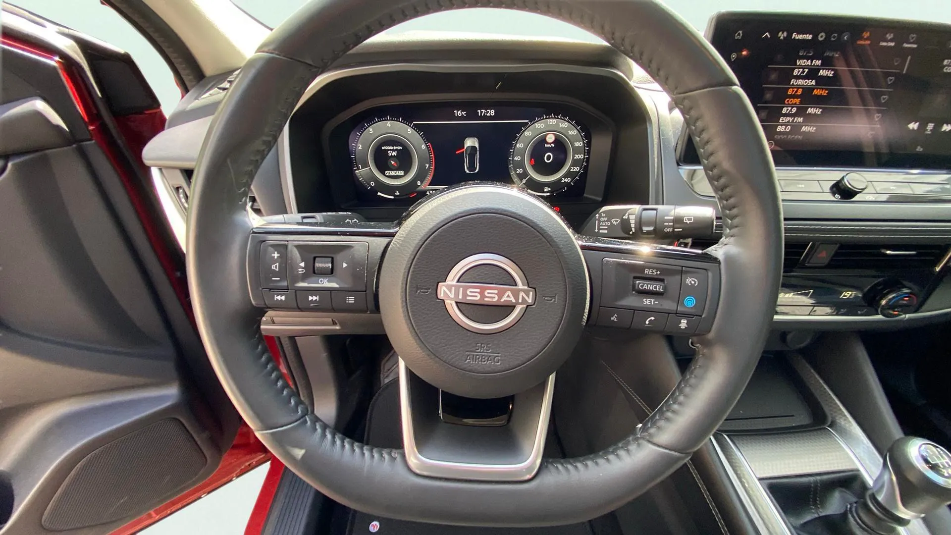 Nissan Qashqai DIG-T N-Connecta - foto 11
