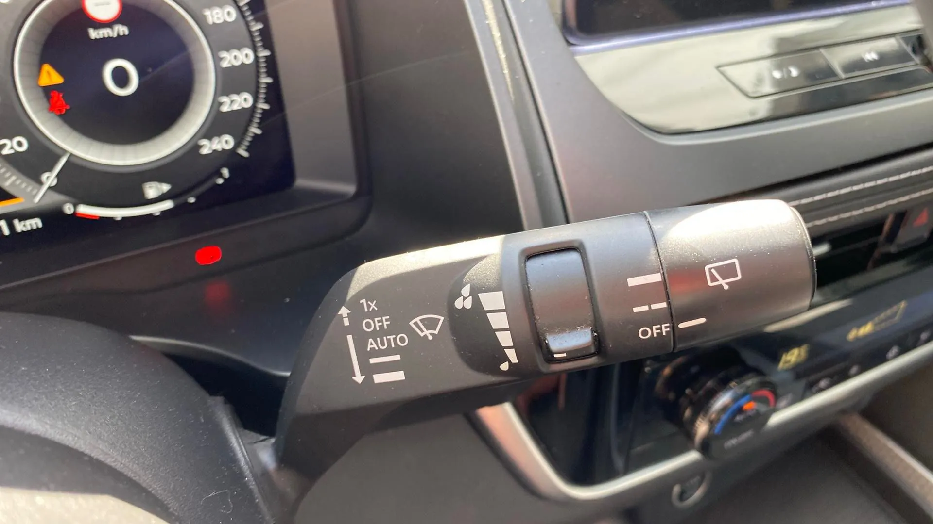 Nissan Qashqai DIG-T N-Connecta - foto 17
