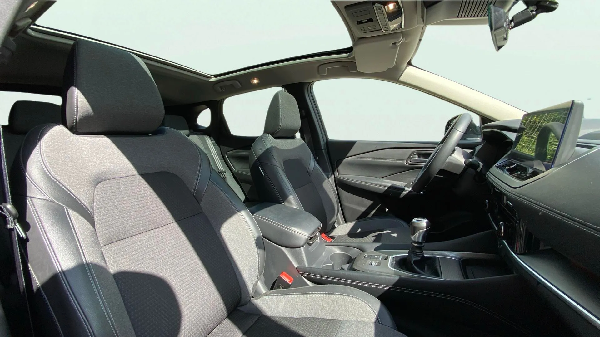 Nissan Qashqai DIG-T N-Connecta - foto 21