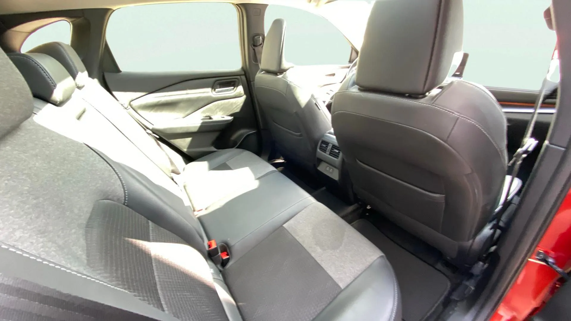 Nissan Qashqai DIG-T N-Connecta - foto 29