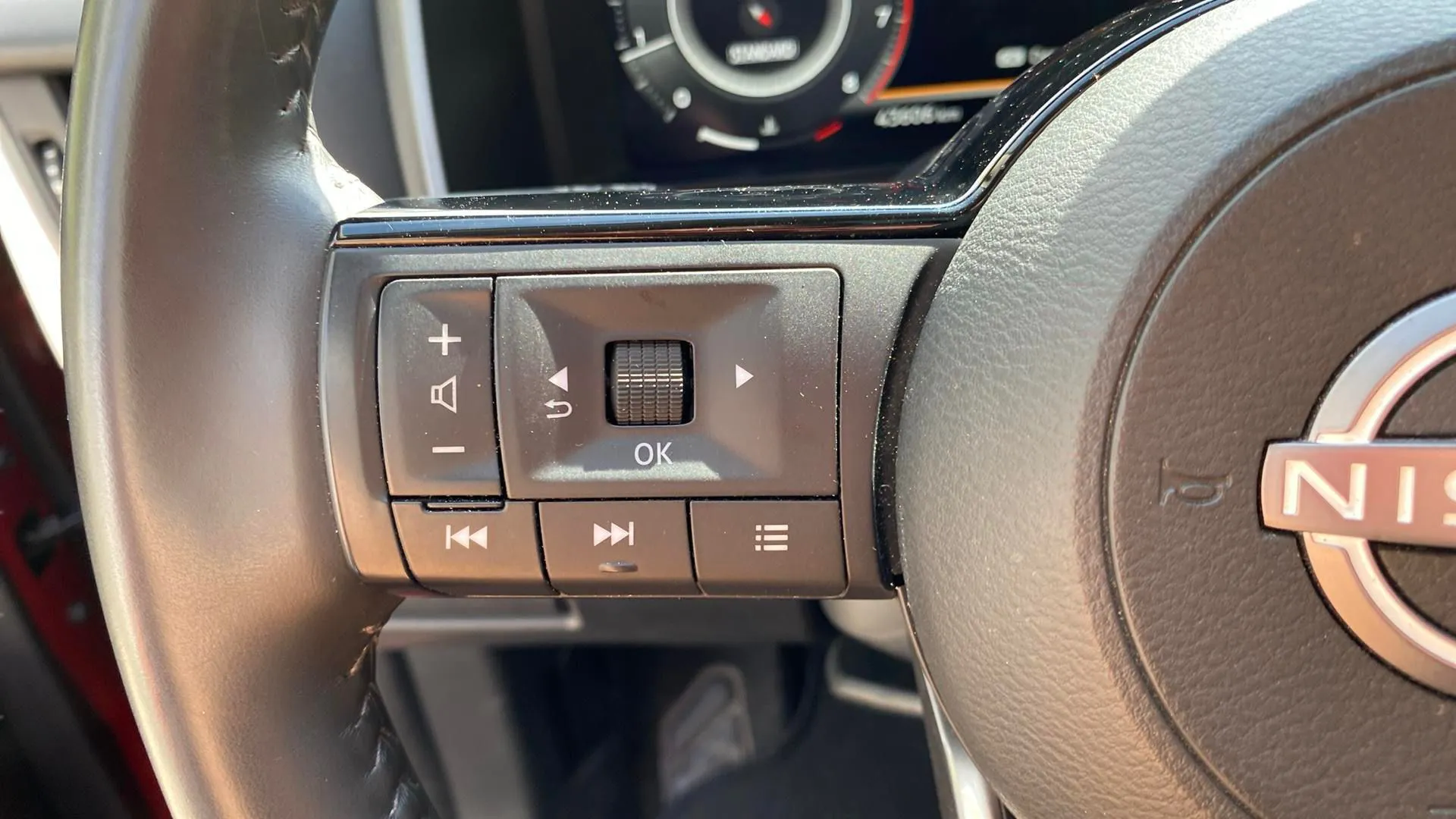 Nissan Qashqai DIG-T N-Connecta - foto 12