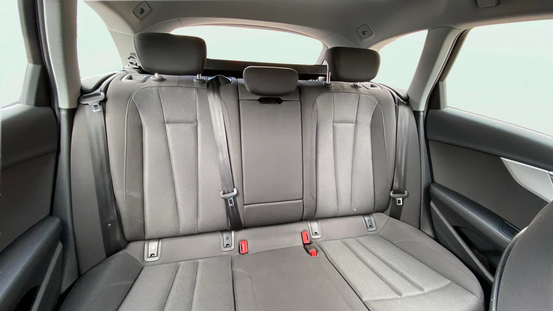 Audi A4 Avant Advanced 35 TDI S tronic - foto 19