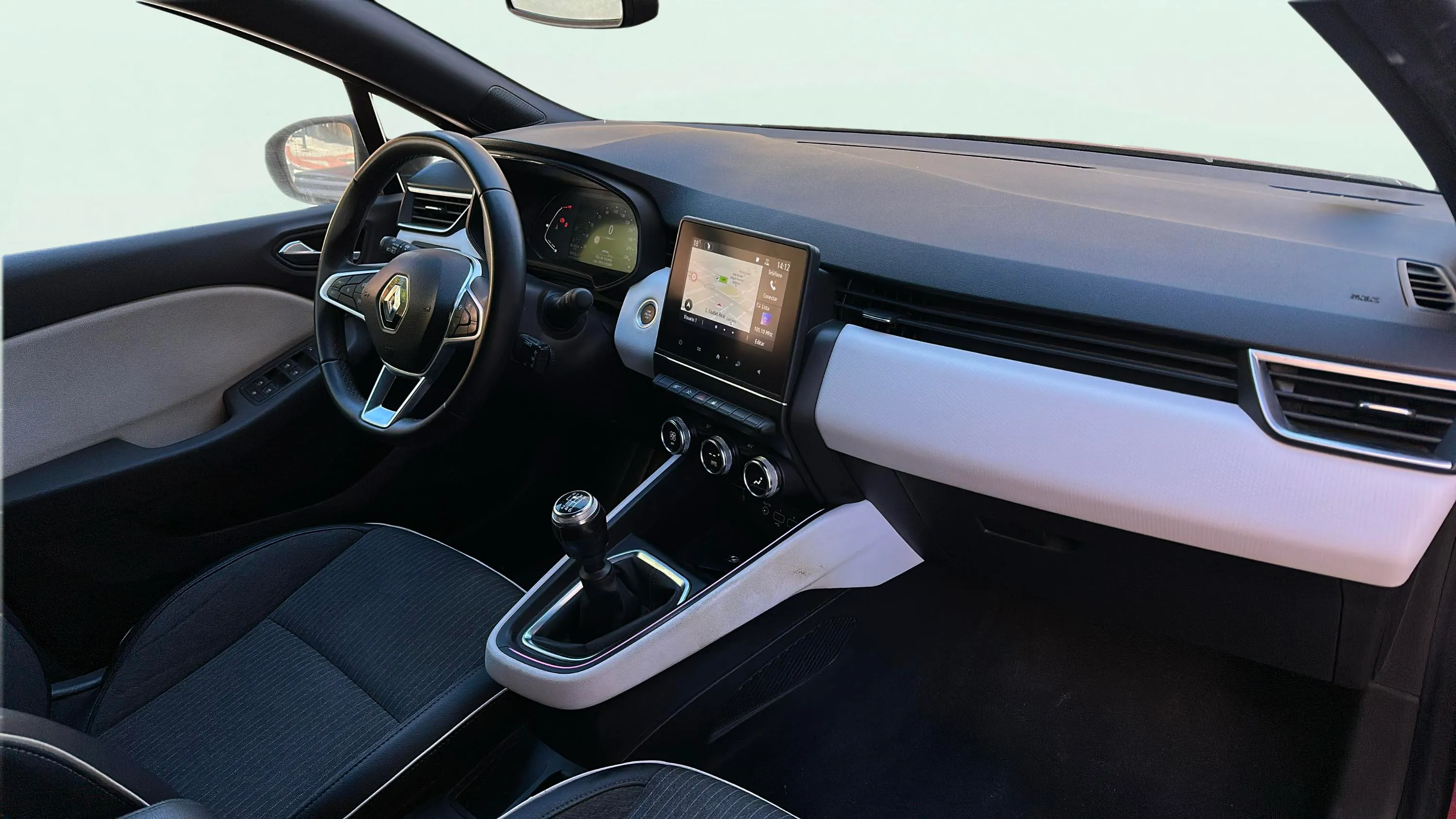 Renault Clio Techno TCe 90 - foto 10