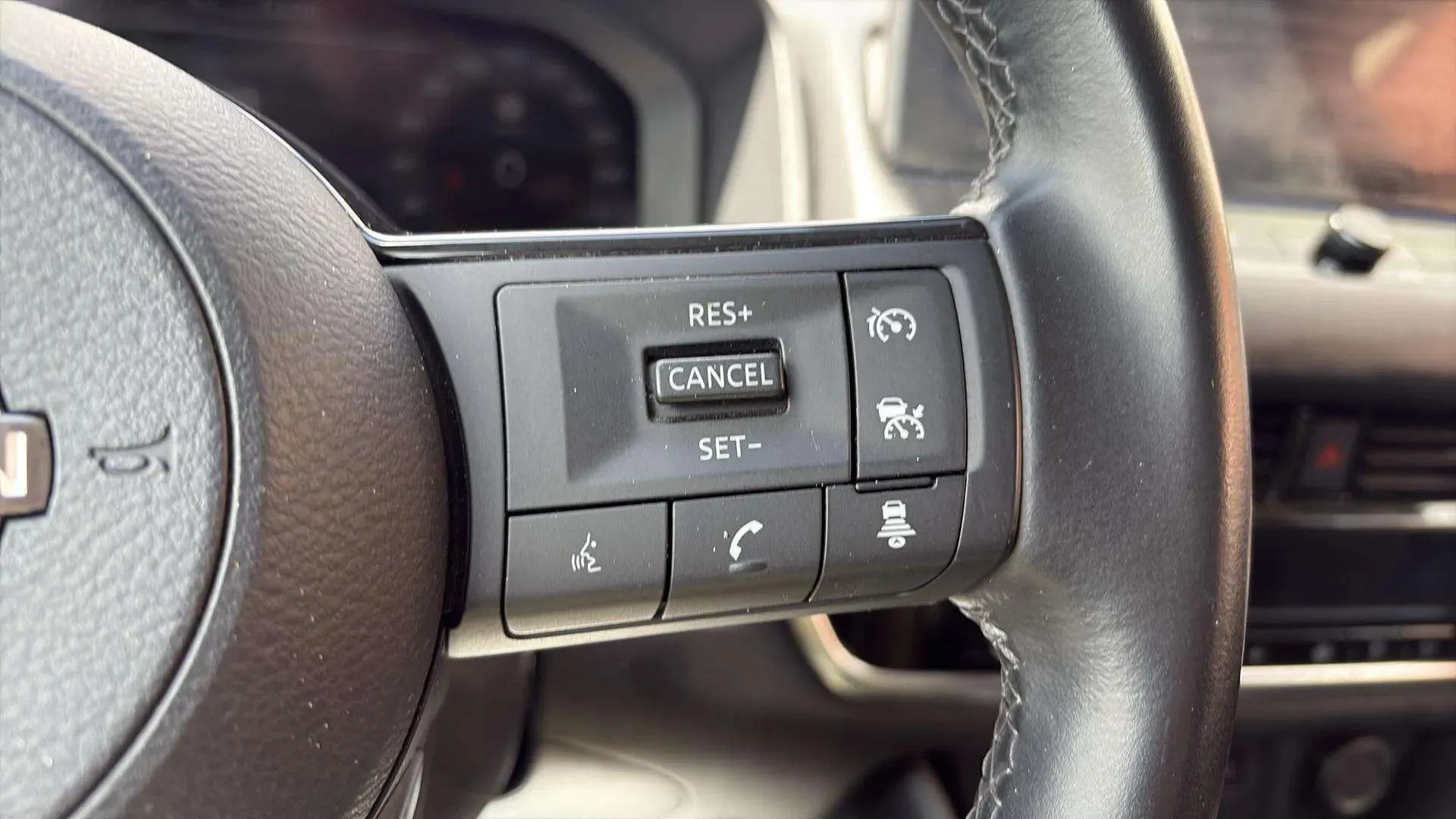 Nissan Qashqai DIG-T N-Connecta - foto 16