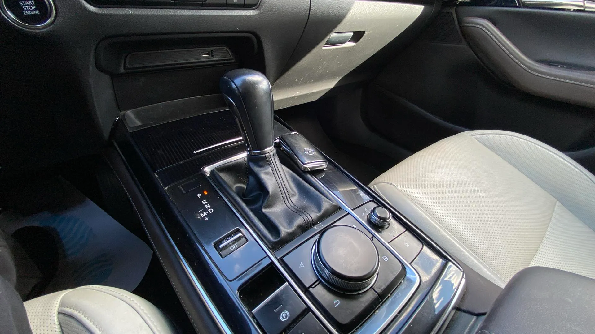 Mazda CX-30 Skyactiv-G 2.0 Zenith Safety - foto 17