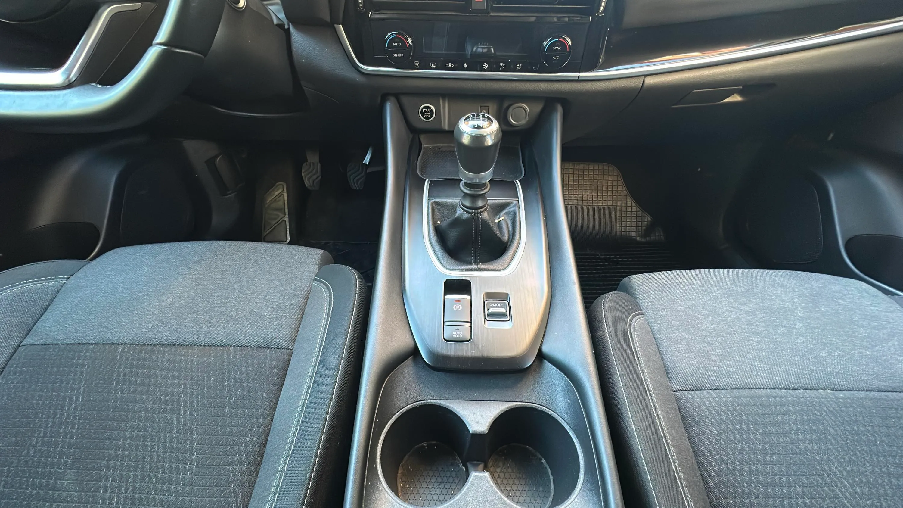 Nissan Qashqai DIG-T N-Connecta - foto 18